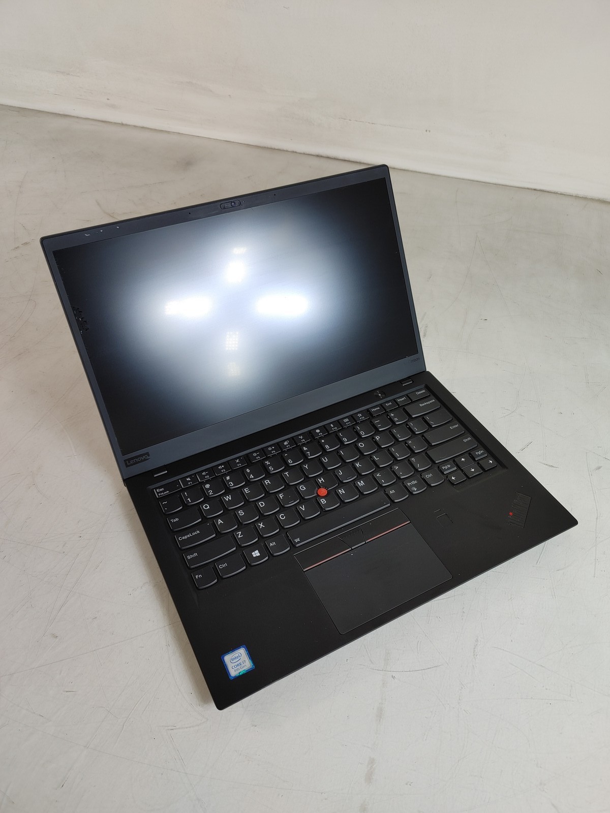 Lenovo ThinkPad X1 Carbon 6th Core i7-8550U 1.80 GHz 16 GB DDR3 No HDD