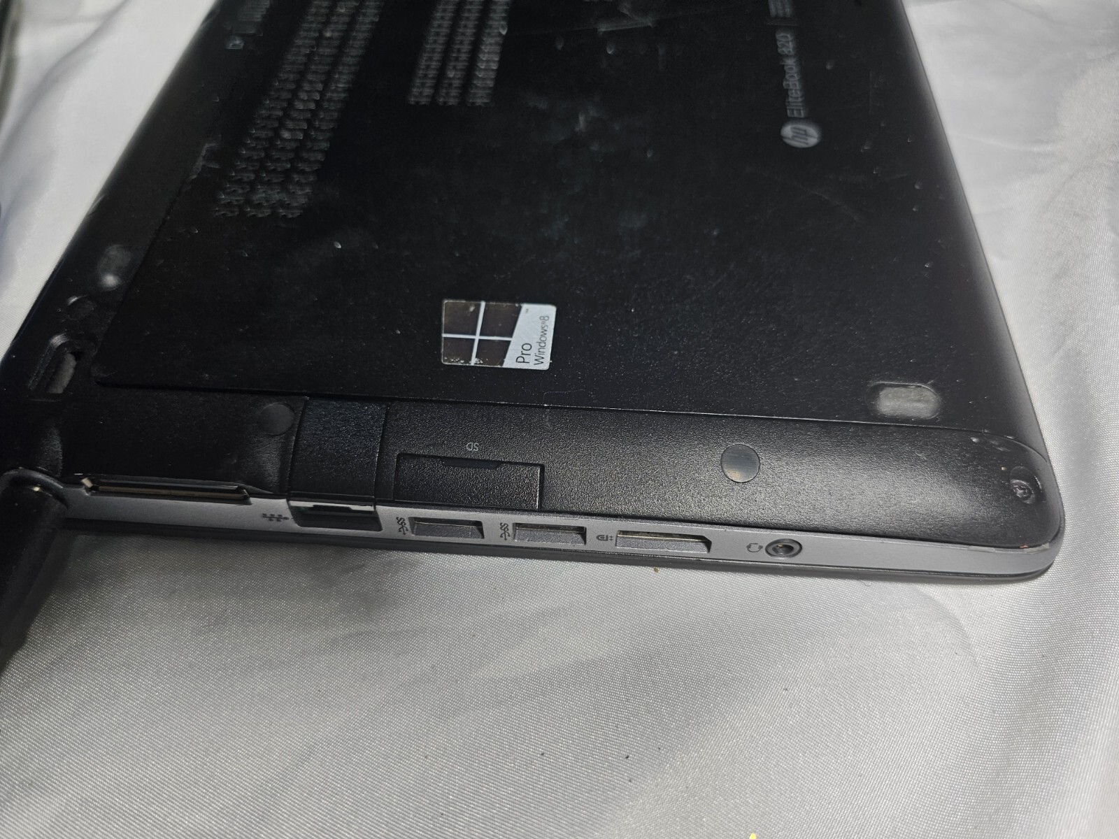 HP EliteBook 820 G1 Intel Core i7-4600U 2.10GHz 12GB RAM 256GB SSD + 64GB USB