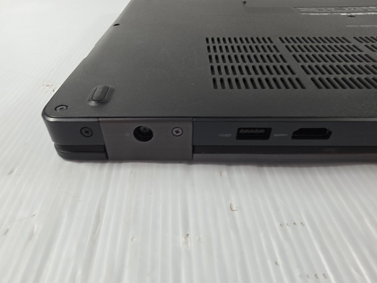 DELL Latitude 5580 15.6″ Intel i5 i5-6200U 16GB RAM 128GB SSD Windows 11