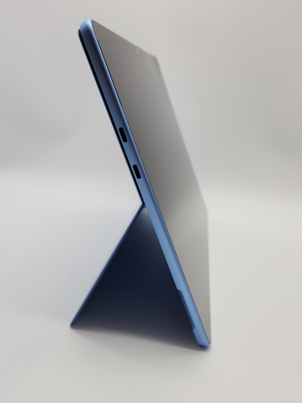 Microsoft Surface Pro 11 13″ Snapdragon X Plus 16/512GB SSD Win 11 pro Sapphire