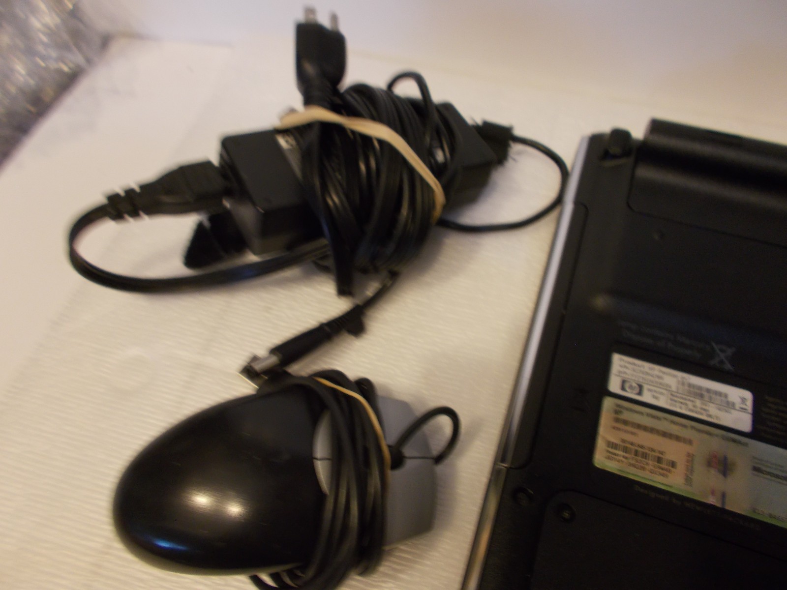 HP Pavilion 17-in. laptop FF216URA With Power Cord & Mouse Working- Bad Battery