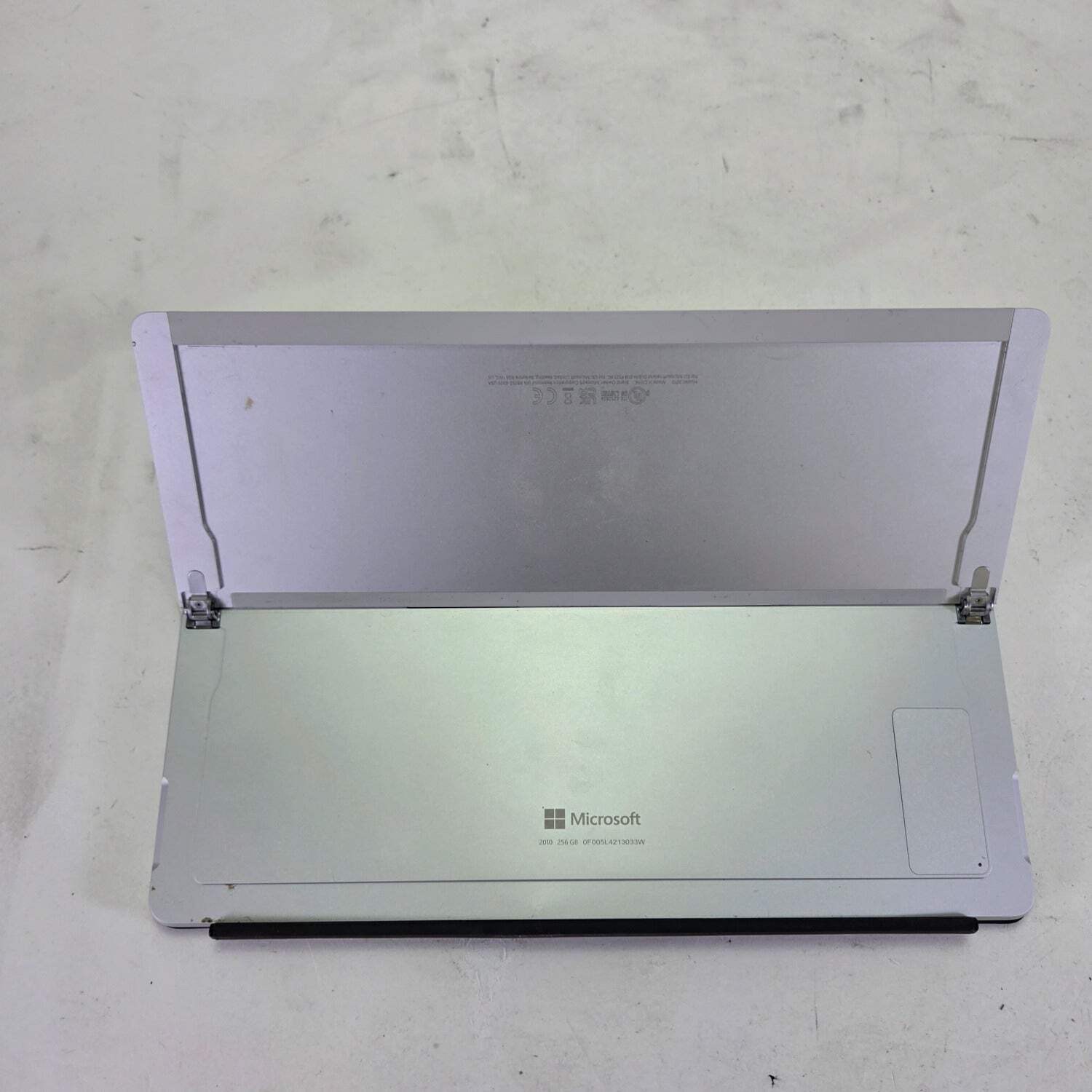 Microsoft Surface Pro X 2010 13″ Microsoft SQ2 3.1GHz 16GB RAM 1TB SSD