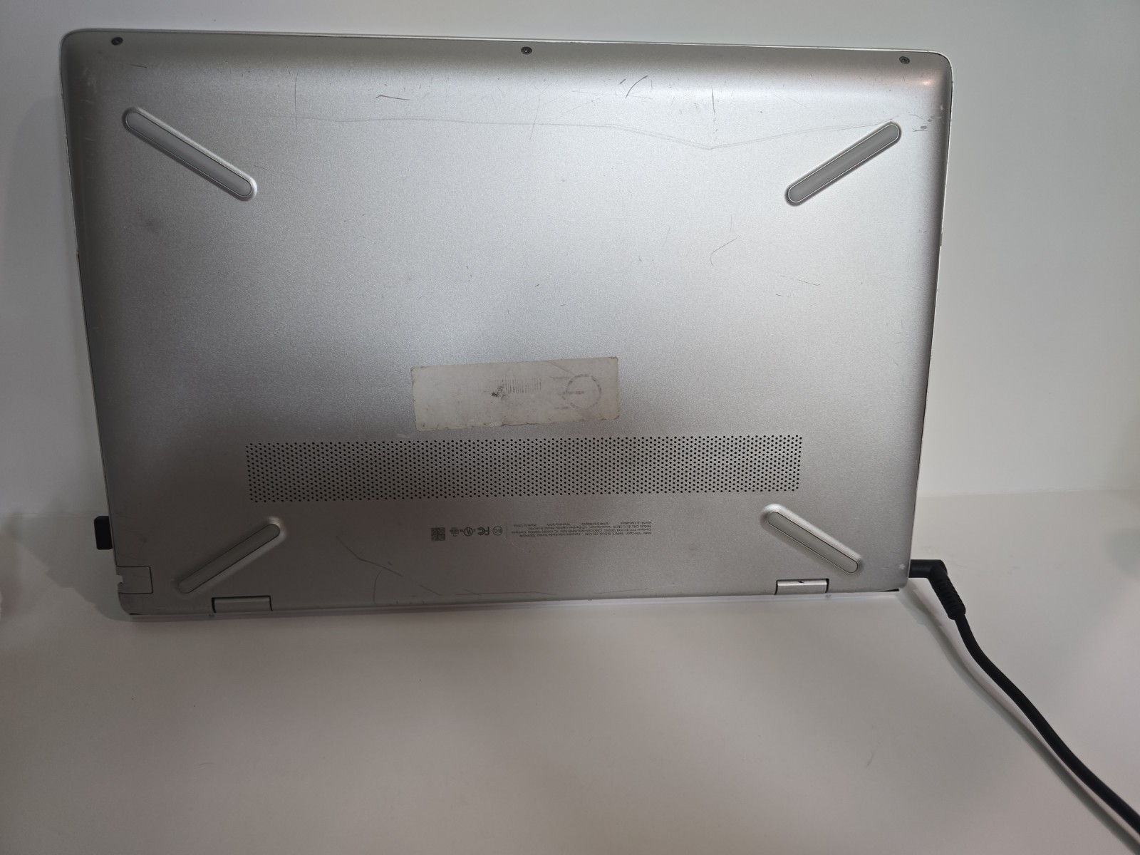 HP Pavilion 15-3168NGW 15.6″ i5-8250U 1.60 GHz 8 GB RAM See Pictures