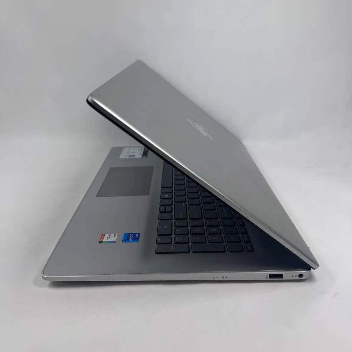HP Laptop 17-CN3327DX 17″ i7-1355U 1.7GHz 16GB RAM 1TB SSD