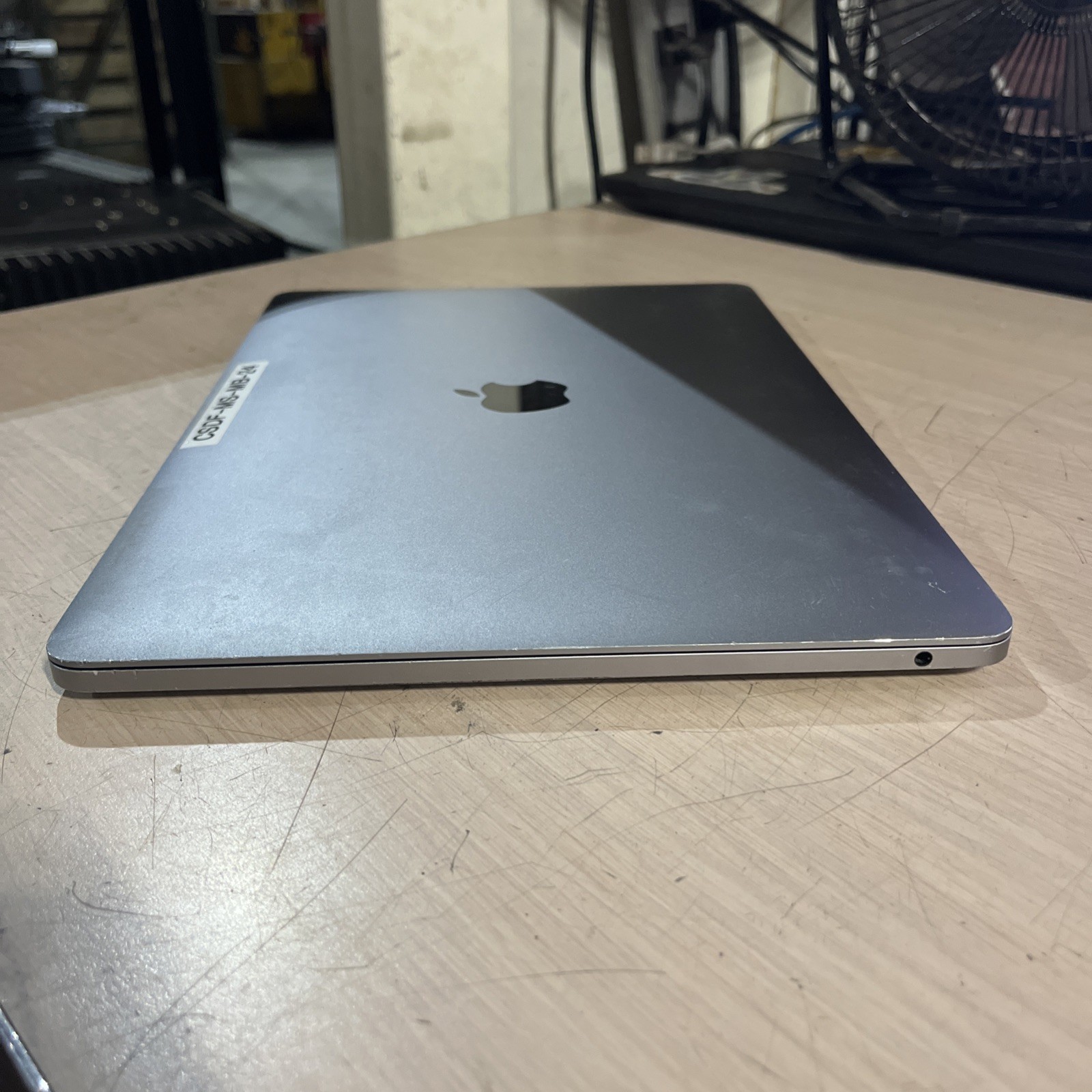 APPLE MACBOOK PRO 13″ MID-2017 CORE I5-7360U 2.3GHZ 8GB RAM NO HD +