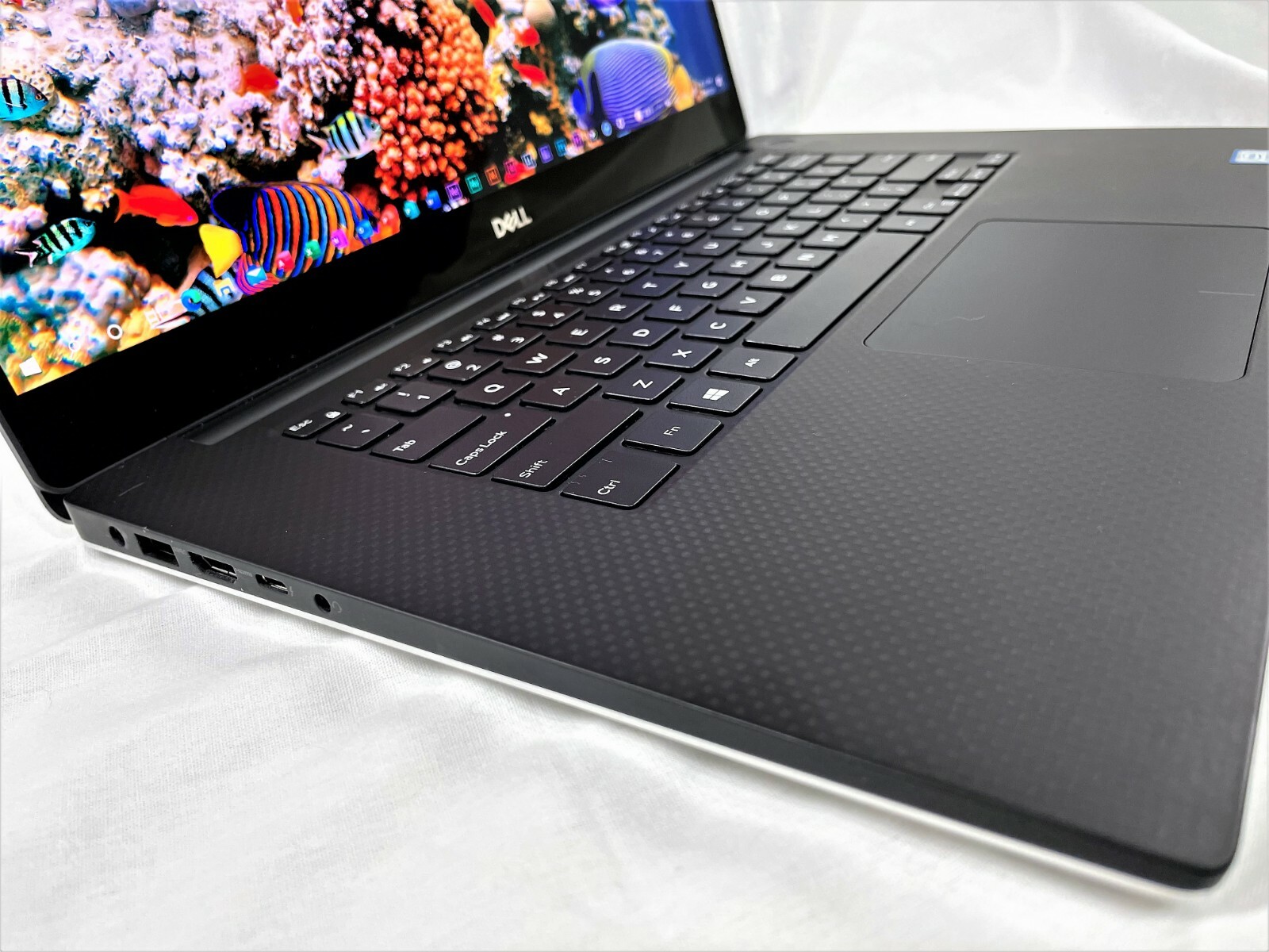 Dell XPS 15 7590 4K TOUCH ✔i9-9980HK ✔32GB ✔1TB SSD✔GTX 4GB ✔W10P