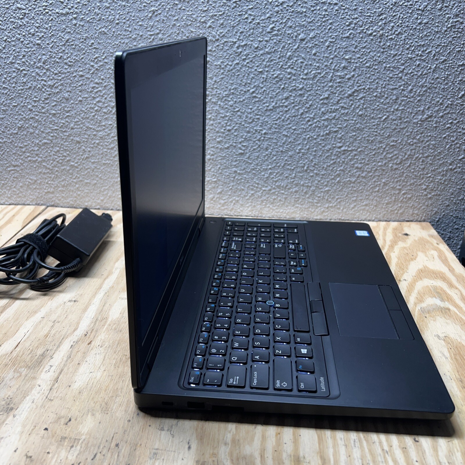 Dell Latitude 5580 i5-7440HQ 2.8GHz 16GB 16GB WIN 11 PRO 15″ Laptop. Read
