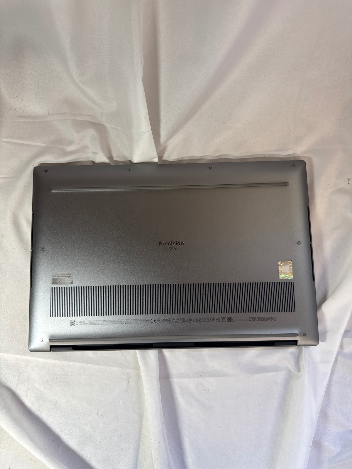 Dell Precision 5560 i7-11800H 2.3GHz 32 GB 512 GB 15.6″
