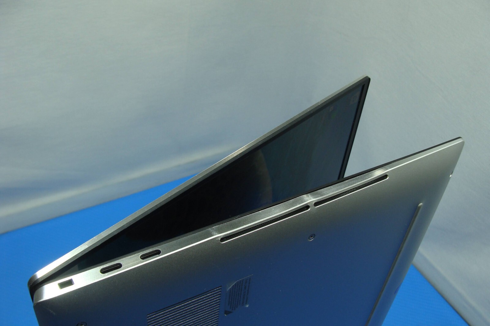 Dell XPS 15 9510 15.6″FHD+ Intel Core i5-11400H 2.7GHz 8GB 256GB SSD Win 11 Pro