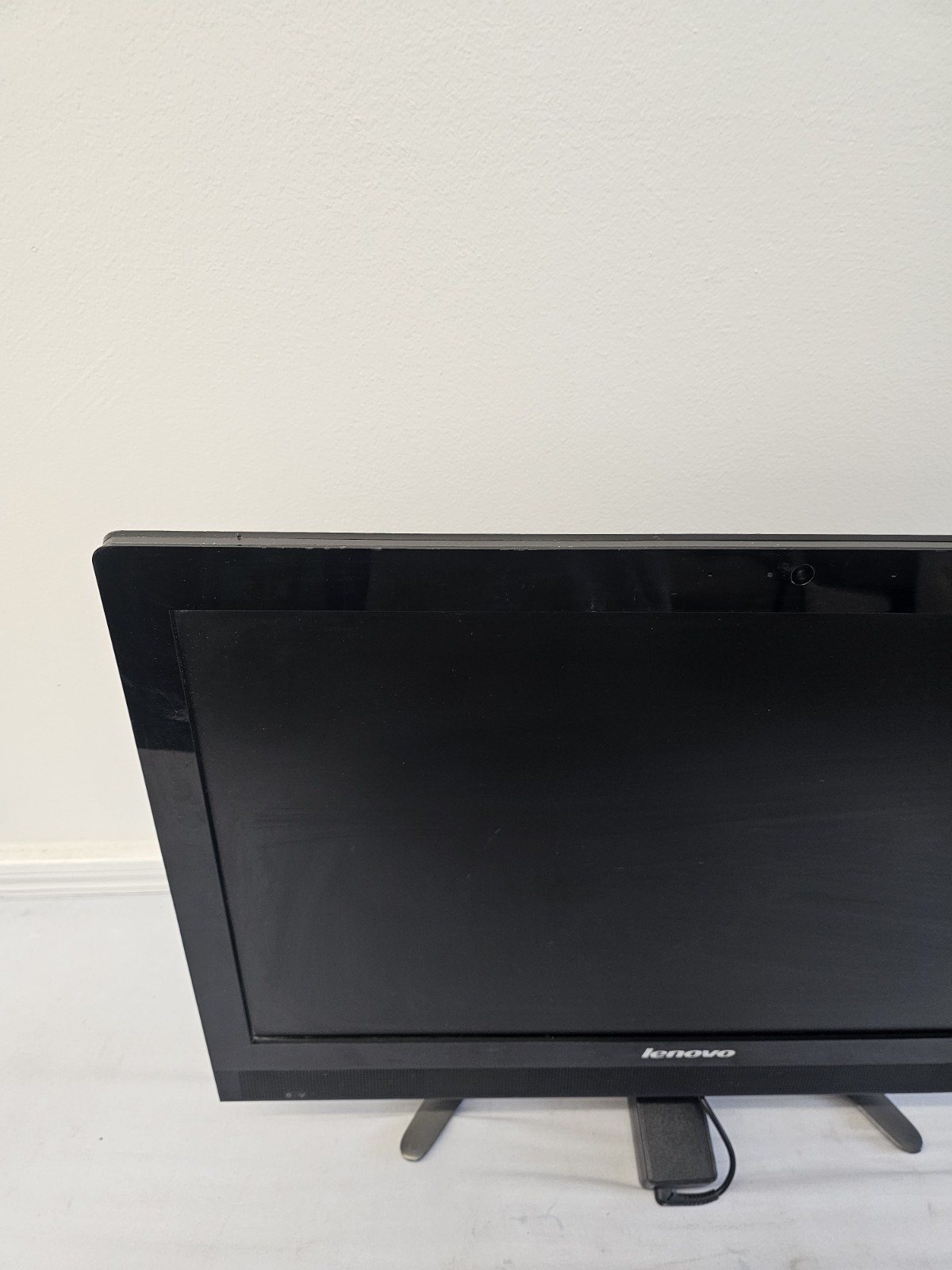 Lenovo C560 All-In-One – Intel i3-4150T – 8GB RAM – 500GB SSD – Windows 10