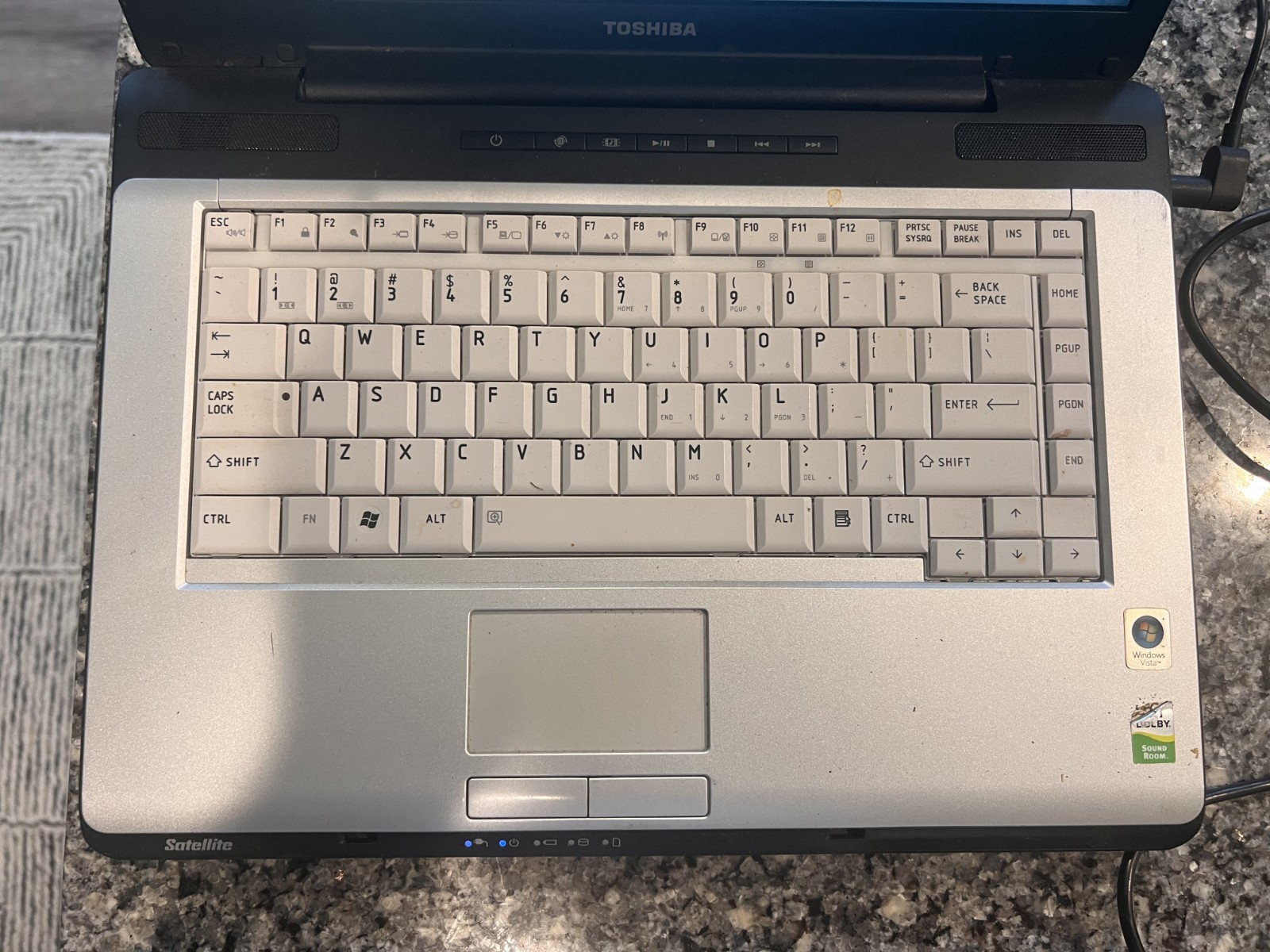 Toshiba Satellite A215 Win 147gb Ram, AMD , Wi-Fi, DVD Drive, WORKS WELL