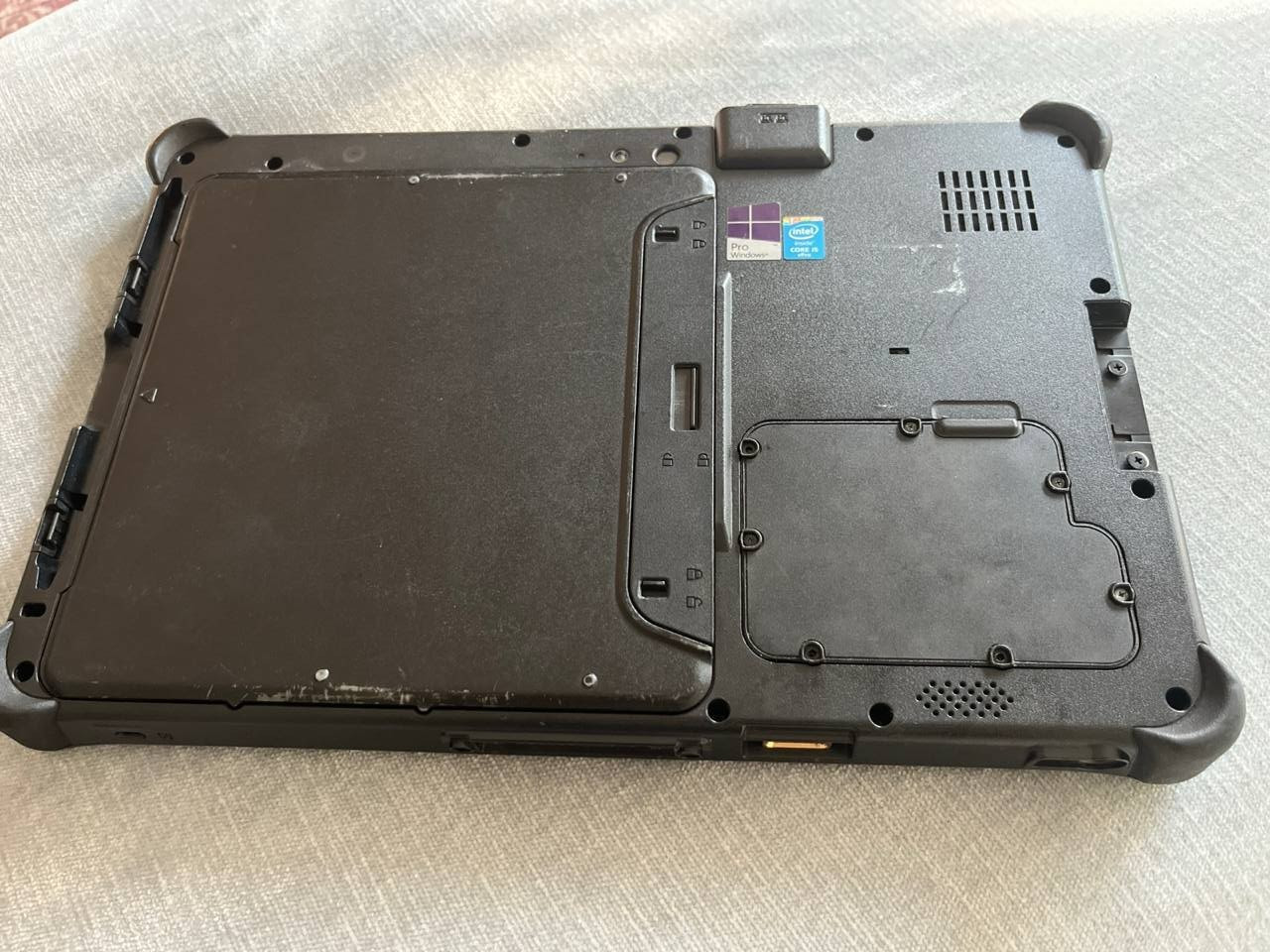 Getac F110 Rugged Tablet Computer i5-4300U 4GB 120GB WiFi WIN10
