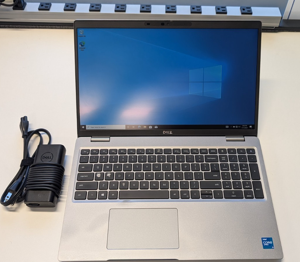 Dell Latitude 5520 15.6” (256GB SSD Intel Core i5-1145G7 2.6GHz 16GB RAM) Used