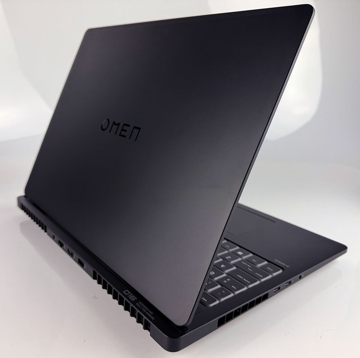 HP OMEN MAX Ultra 7 255HX, 16GB, 512B, 16″ RTX 5080 16GB Gaming Laptop – Used
