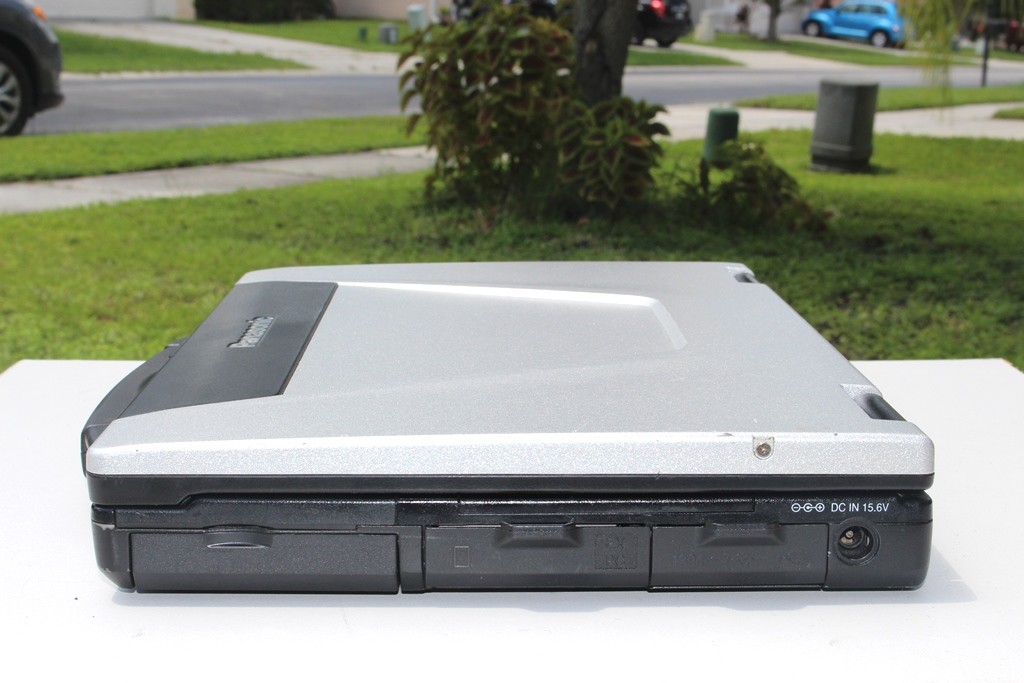 Panasonic Toughbook CF-52 Core 2 Duo 2.26GHz / 4GB / 250G / Win 7 / Touchscreen