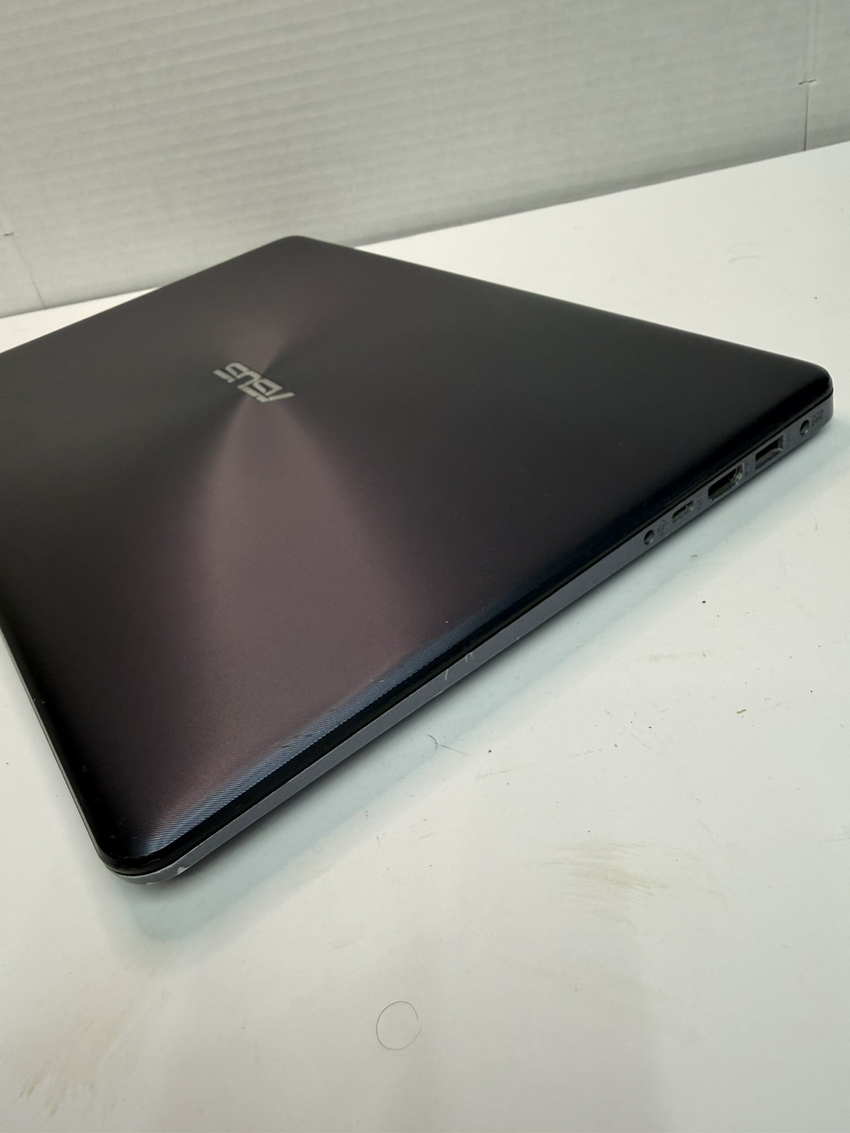 ASUS Laptop X510UAR 15″ Core i5-8250U 1.6GHz 8GB RAM With Charger