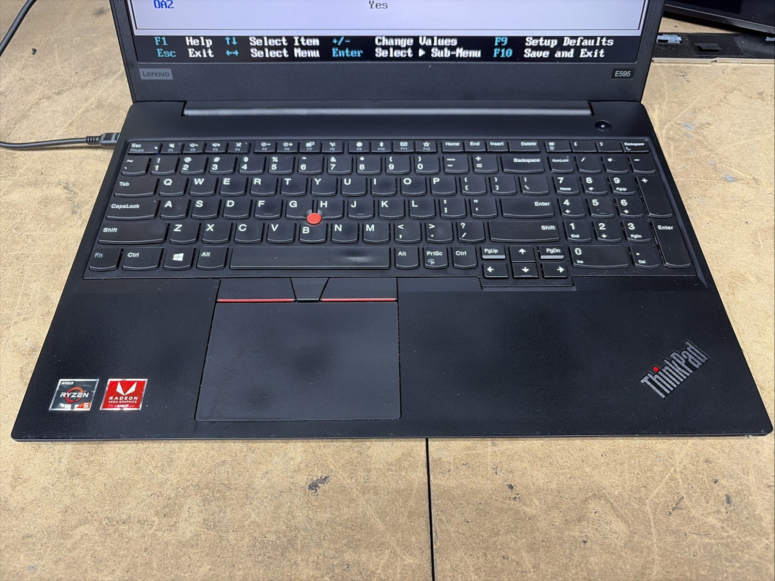 Lenovo ThinkPad E595 15.6″ FHD Ryzen 5 3500U 8GB RAM No OS/SSD