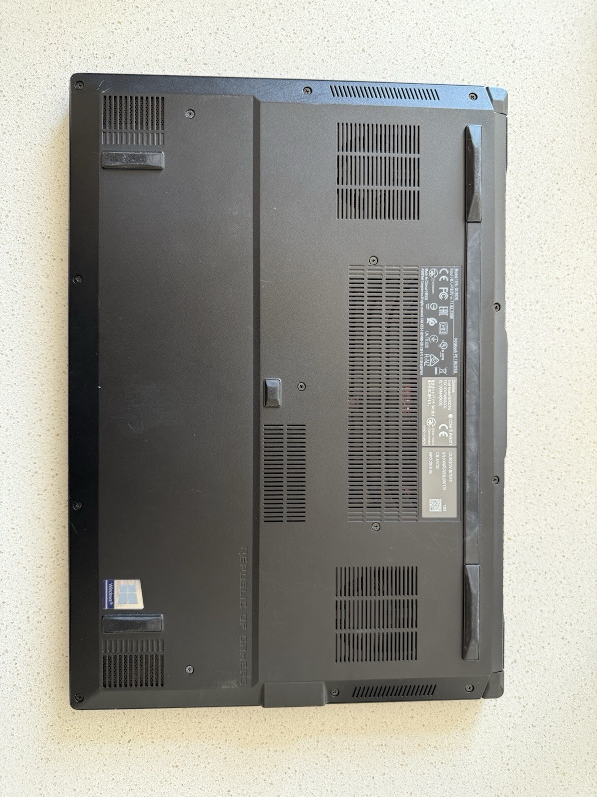 ASUS ROG Zephyrus 16.5in i7-9750H 16GB NVIDIA GeForce RTX Win10