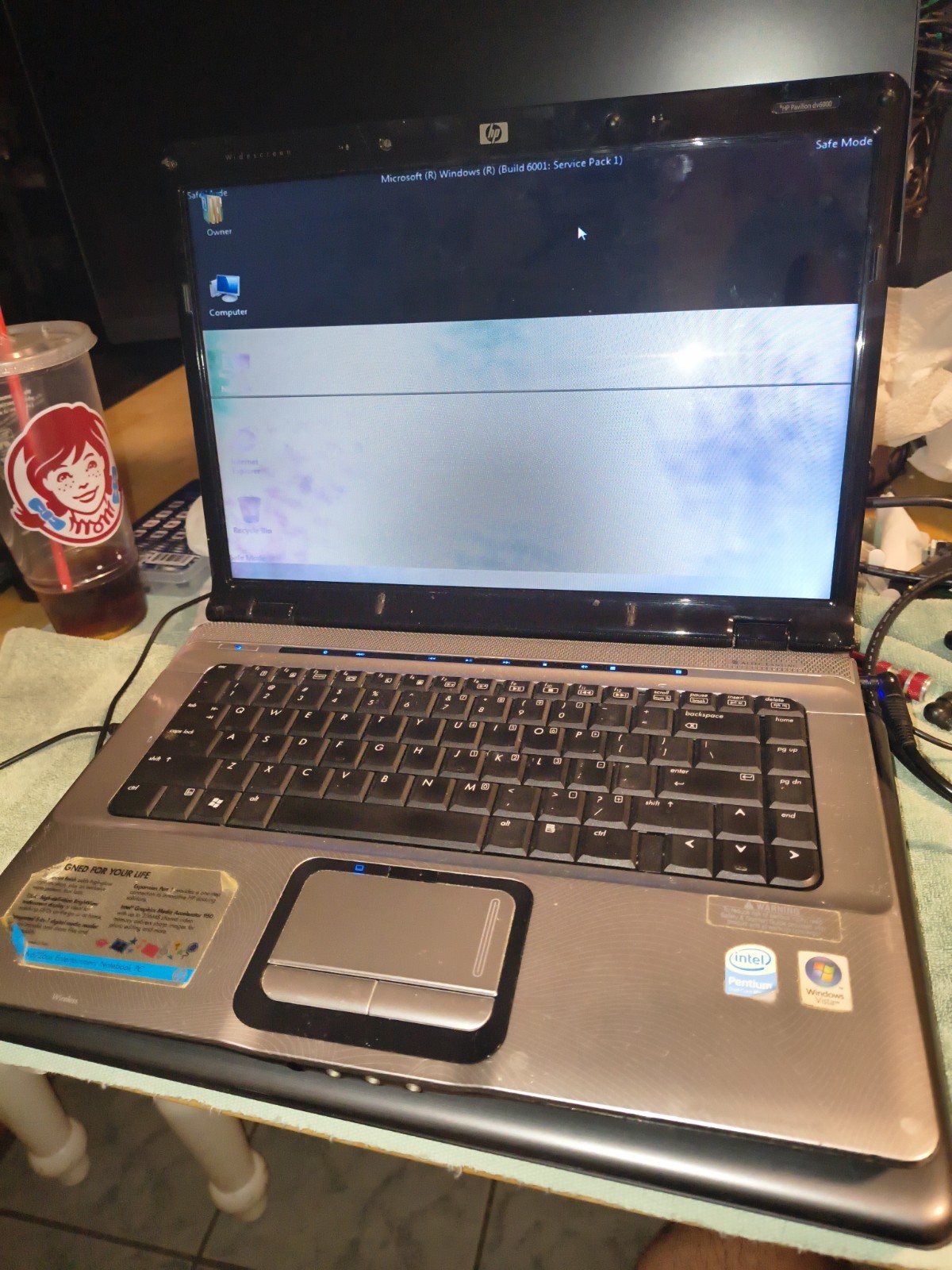 HP Pavilion dv6000 15.4in Intel Pentium T2250 1GB Ram Windows Vista Screen Line