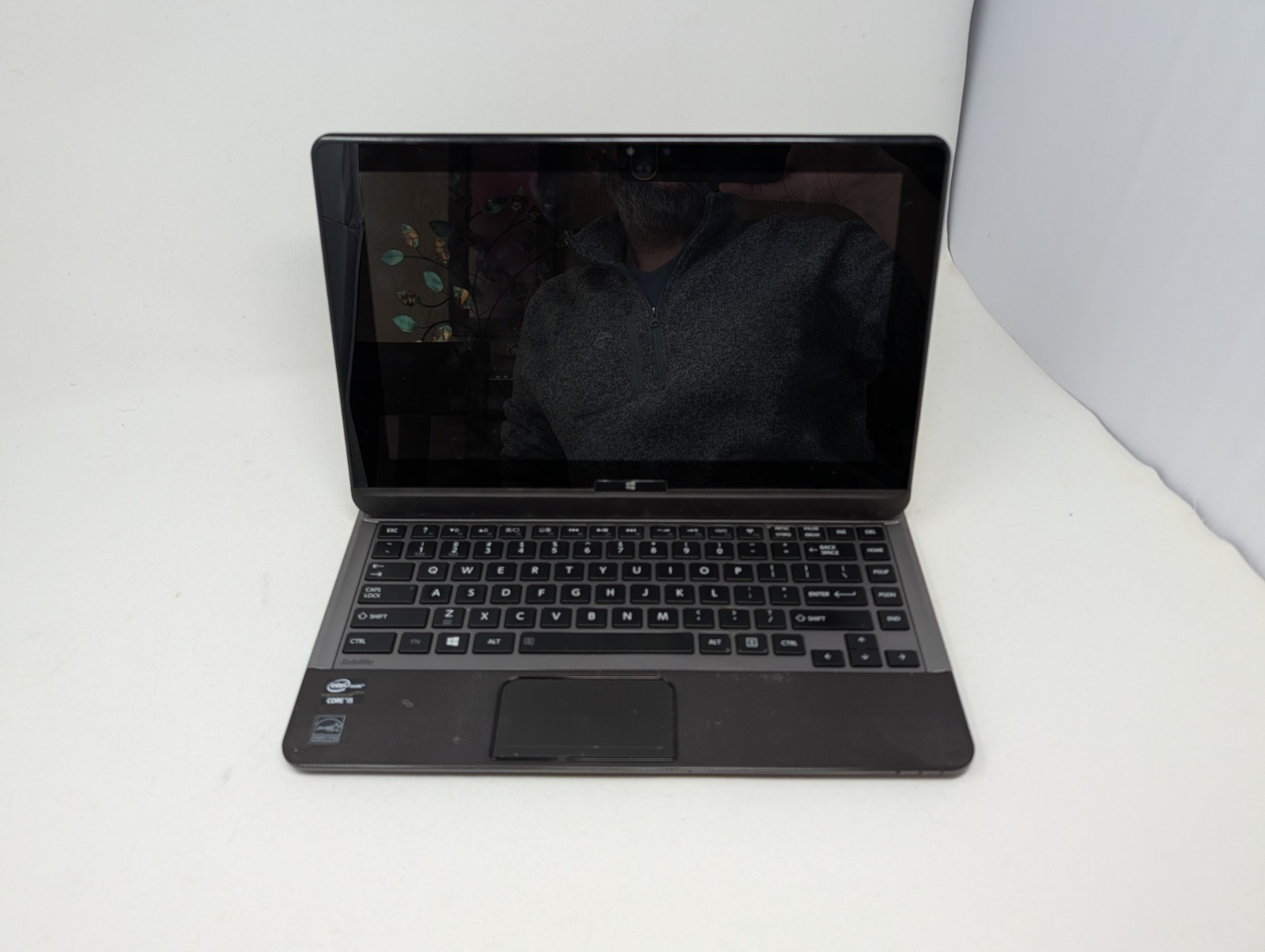 Toshiba Satellite U920t 2in1 Convertible 12.5″ i5 1.7GHz No HDD Boots To Bios