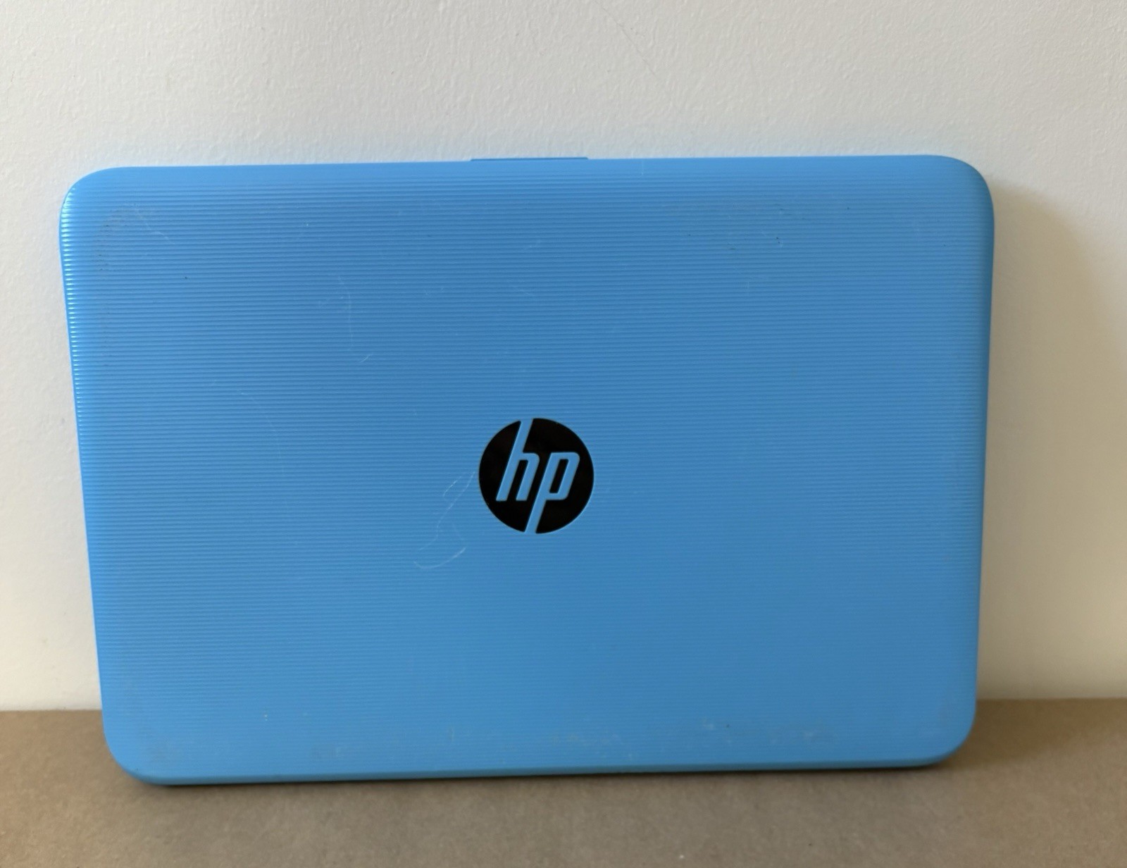 HP Stream 11-cb011wm laptop. 14” Screen W/ Windows 10 OS. Intel N 3060 Processor