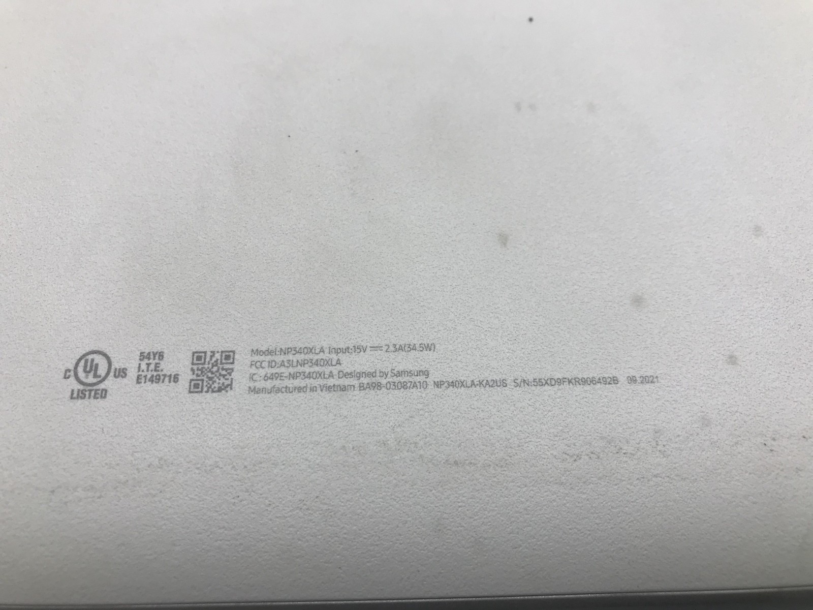 SAMSUNG NP340XLA – FOR PARTS/BAD LCD – SNAPDRAGON 7C GEN 2 – 4GB RAM – READ – BB