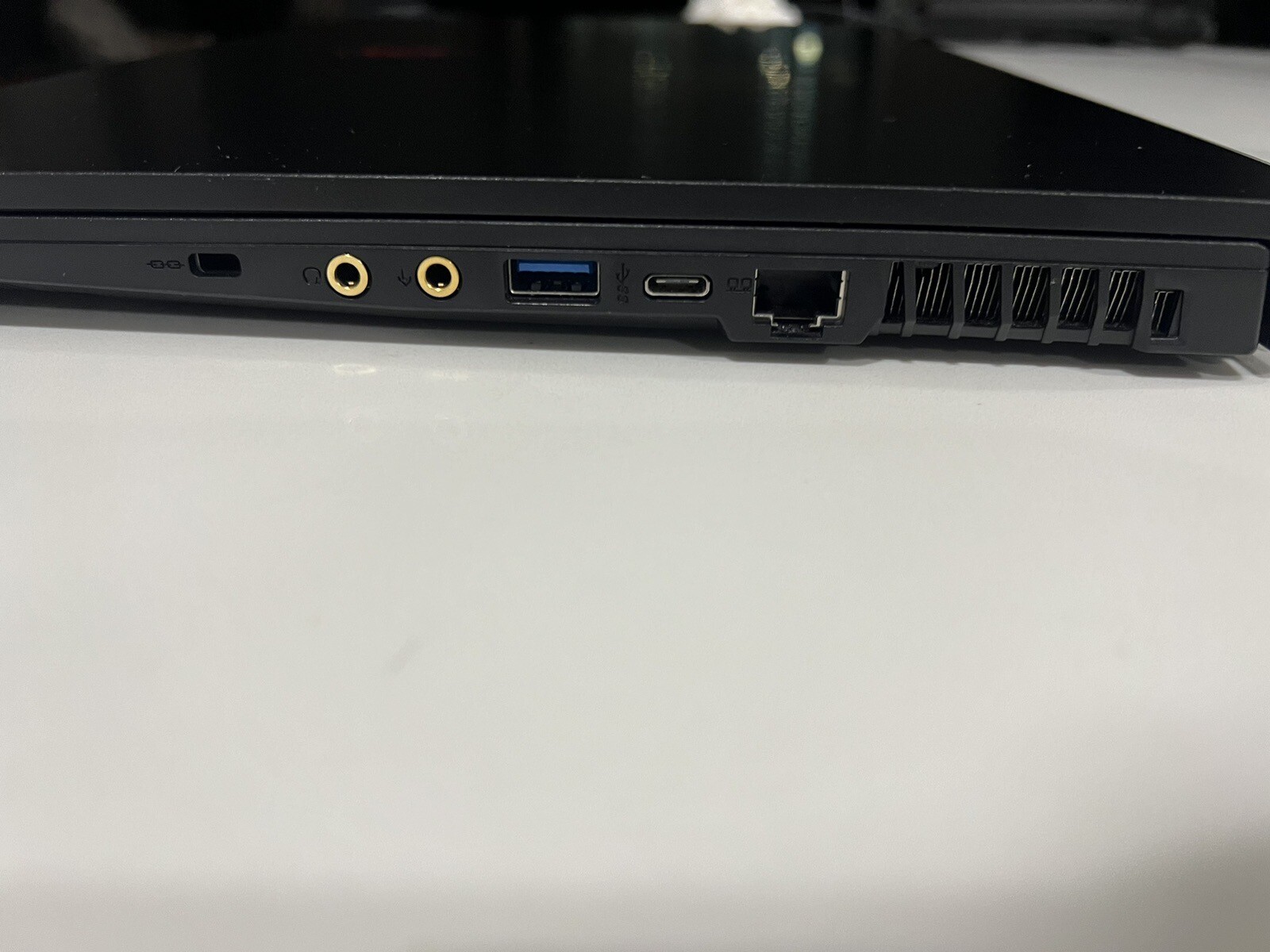 MSI GF75 17.3 144Hz FHD Intel i5-10300H 8GB 512GB SSD 4GB NVIDIA Gaming Laptop