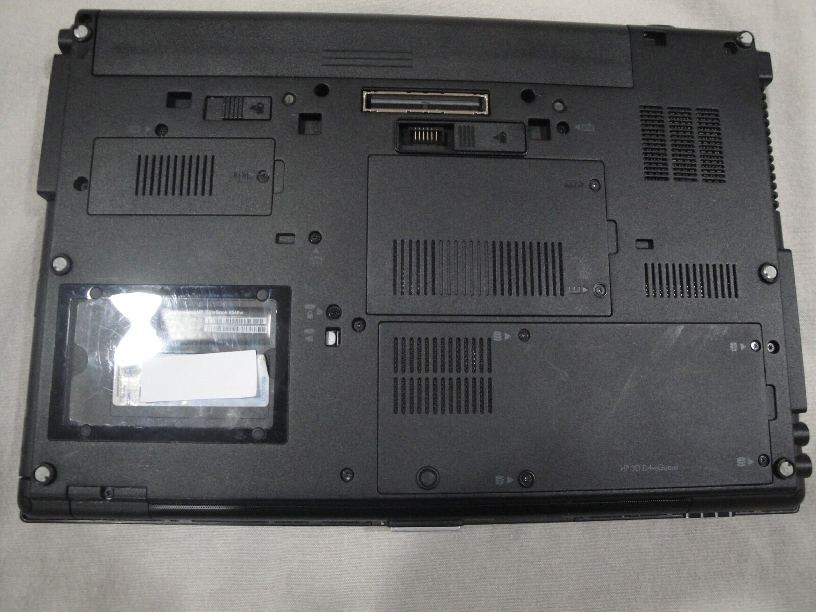 Lot of 5 HP EliteBook 8540W Core i7 Quad1.87 4GB Radeon M5800 DVD FHD.