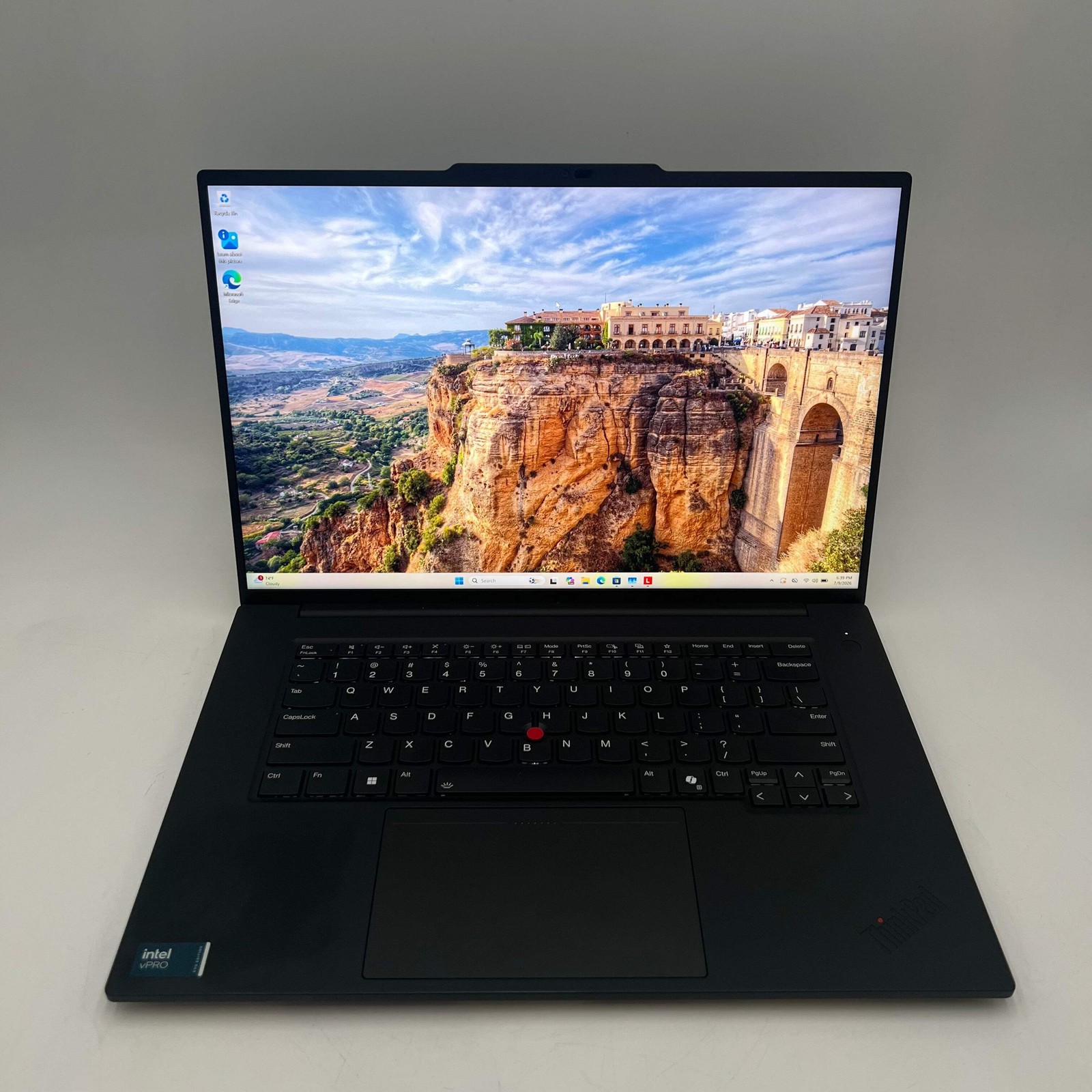 Lenovo ThinkPad P1 Gen7 Laptop Ultra 9 32GB 1TB RTX 4070 Mint – 100% battery
