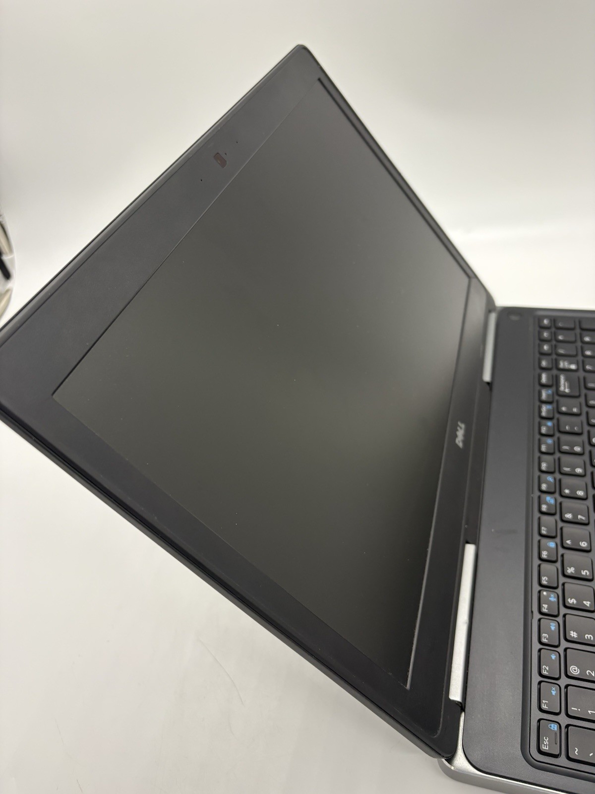 Dell Precision 7520 Xeon E3-1545M 16GB RAM 256GB SSD 500GB HDD Win11Pro