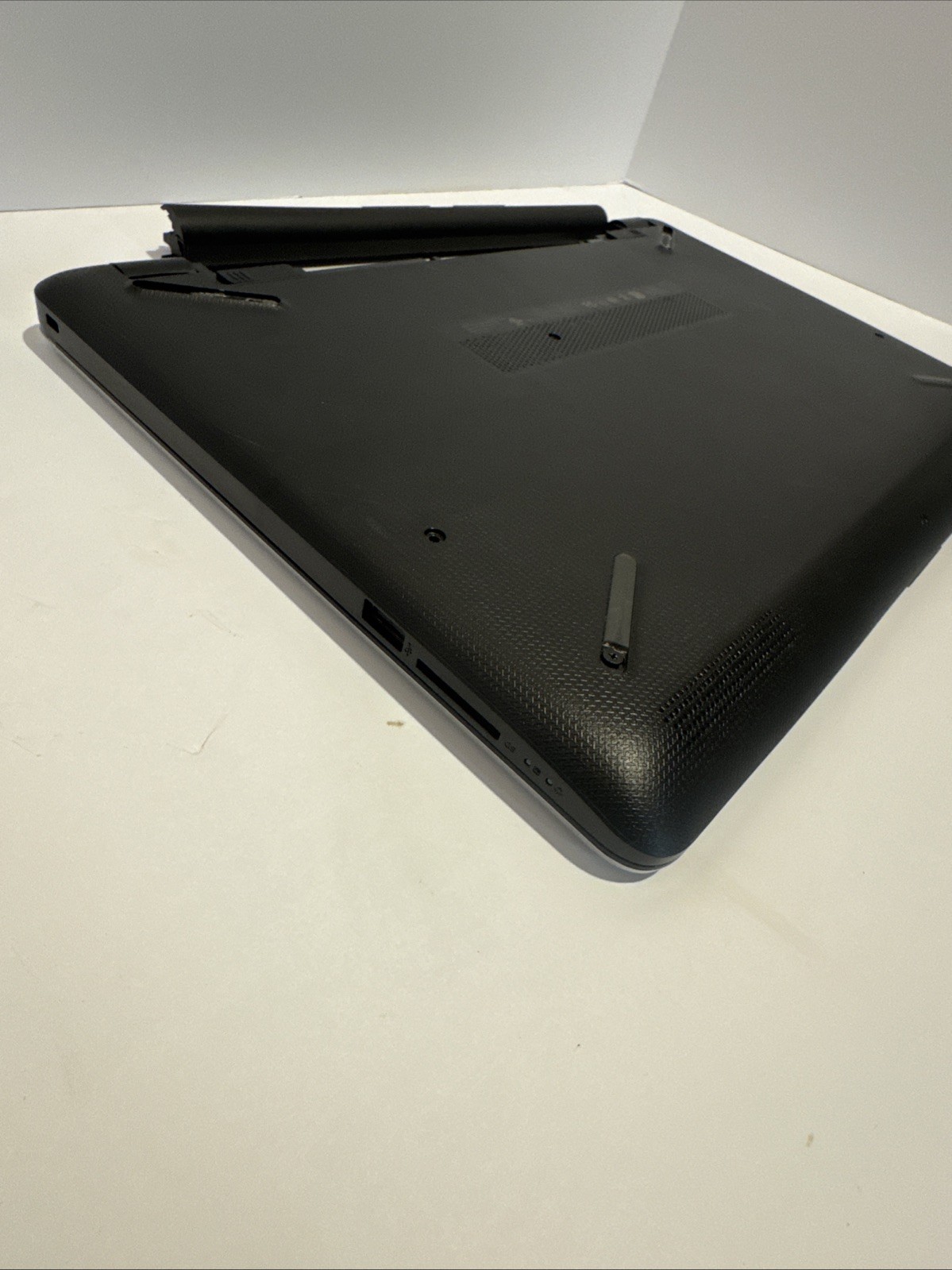 HP 15-bs031wm 6UY82UA#ABA 15.6″ Laptop/Intel i3-7100U PARTS ONLY – NO RAM NO HD