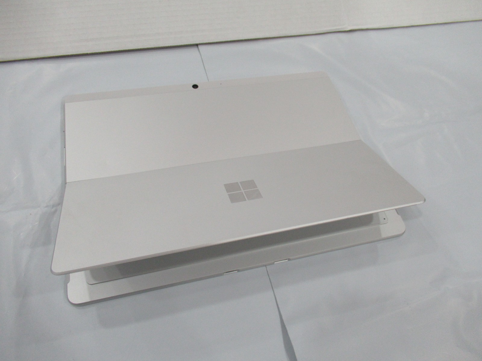 Microsoft Surface Pro X 13″ Touchscreen SQ1 @ 3.0ghz processor 8GB RAM 128gb