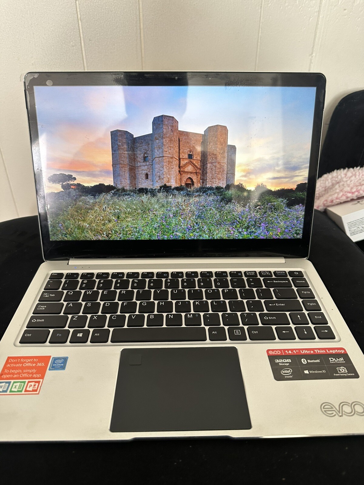 Evoo 14.1 inch ,TEV-CE-141-2, Intel Celeron CPU, 4GB Memory – 32GB