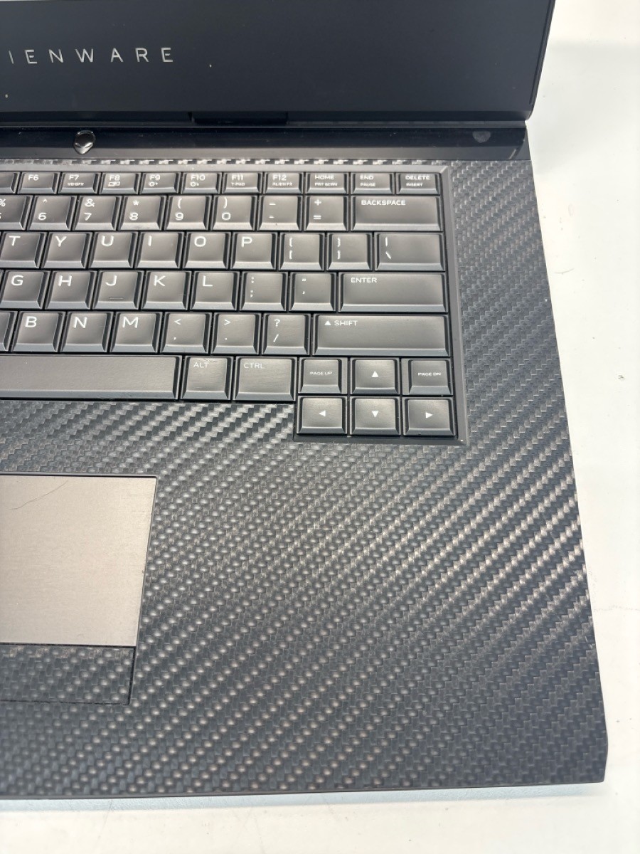 ALIENWARE LAPTOP P69F PRE-OWNED (P23017363)