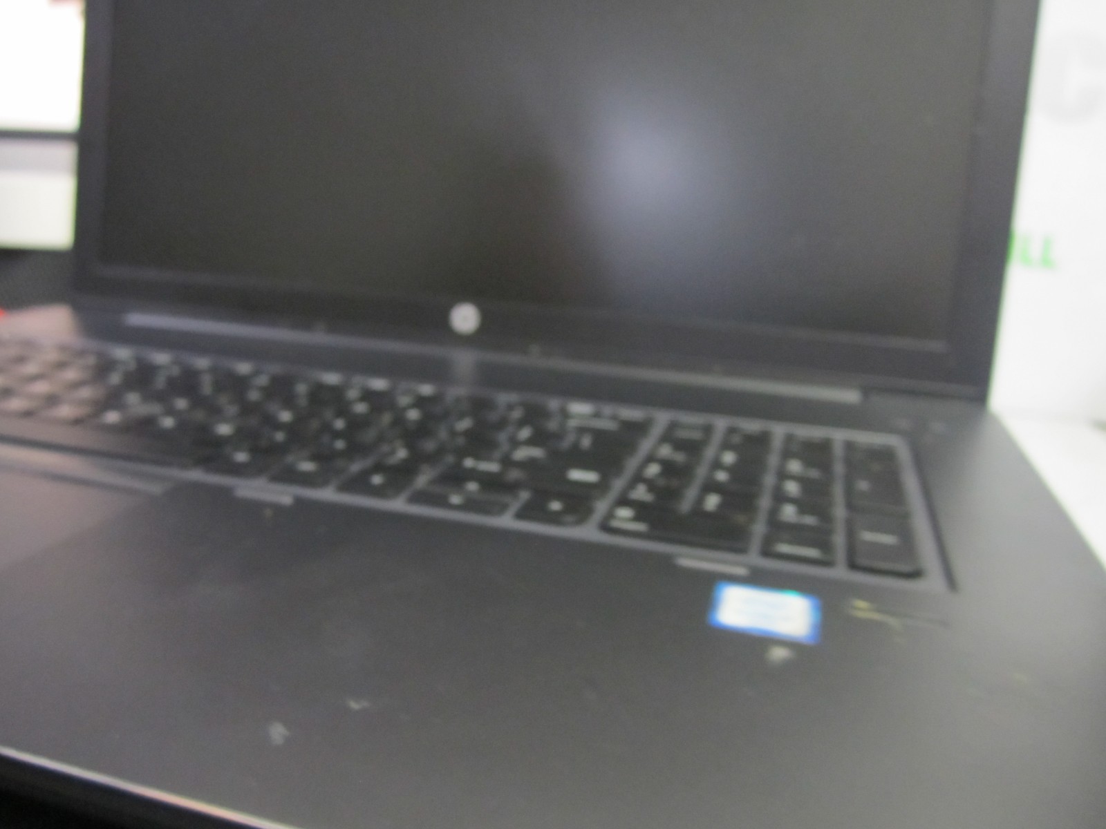 HP ZBook 17 G3 17.3″ i7-6700HQ 2.60GHz 16GB/256GB UBUNTU Laptop + AC NO BTRY