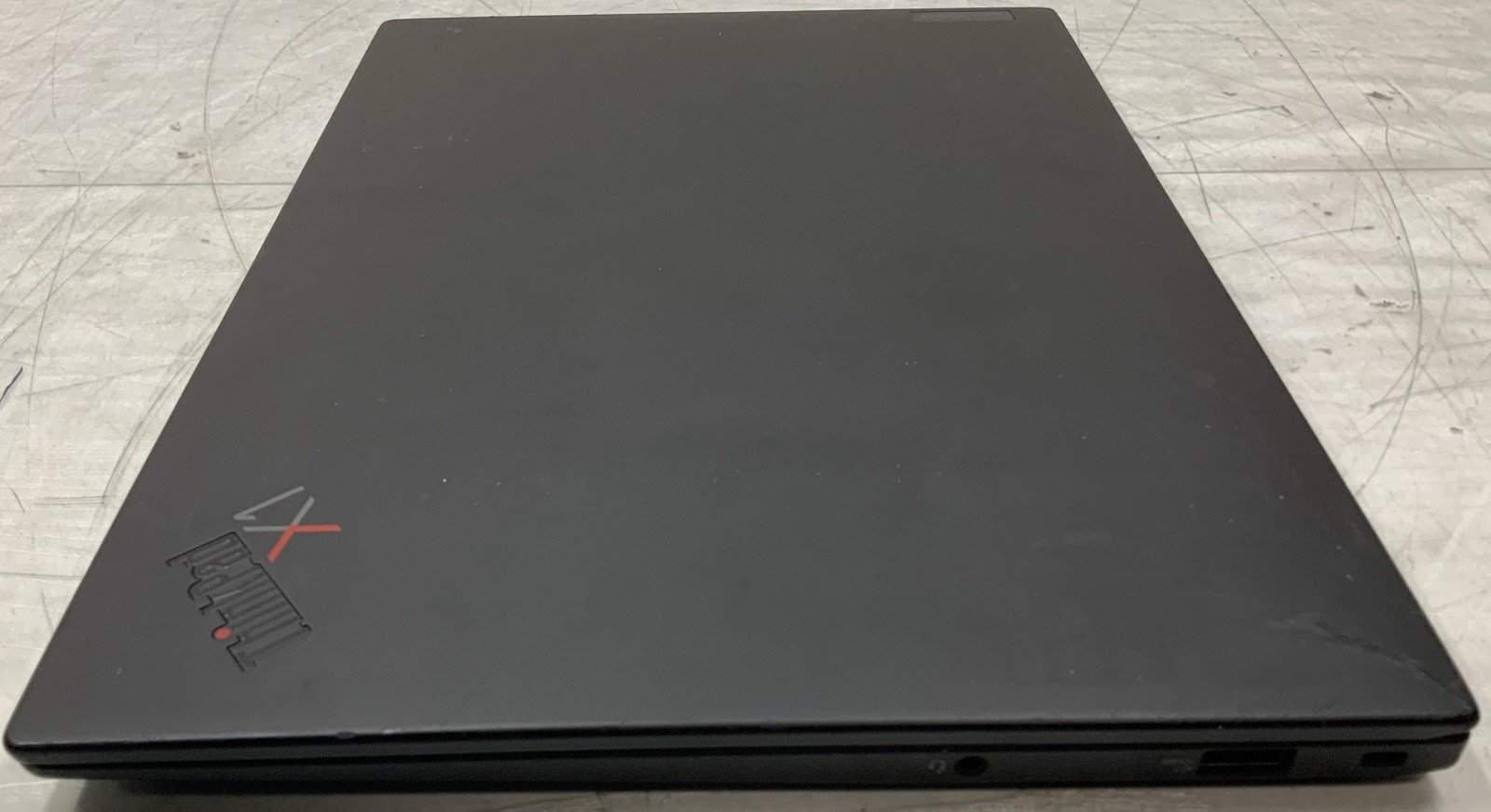 Lenovo ThinkPad X1 Carbon Gen 9 – Intel i5-1135G7, 16GB Ram, 512GB SSD, W10P