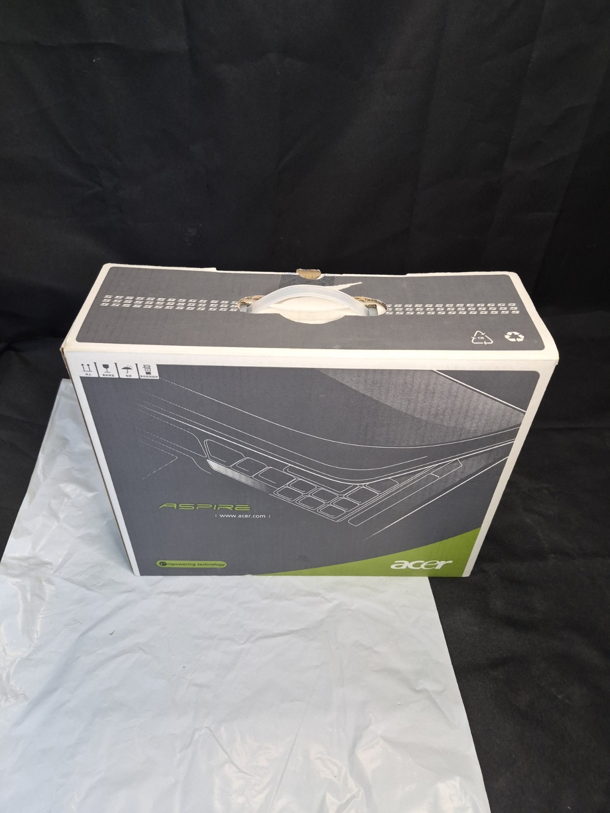 Acer Aspire 1, 15.4″ LCD Windows Vista Computer Laptop,New Used For Display.
