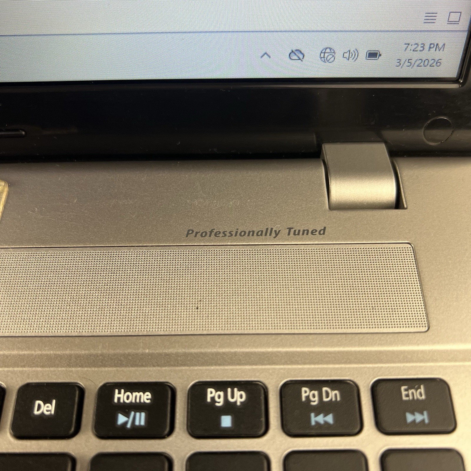 Acer Aspire VA70 V3-771-6605 Laptop Computer 300GB HDD i3-2348M @2.30GHz 4GB RAM
