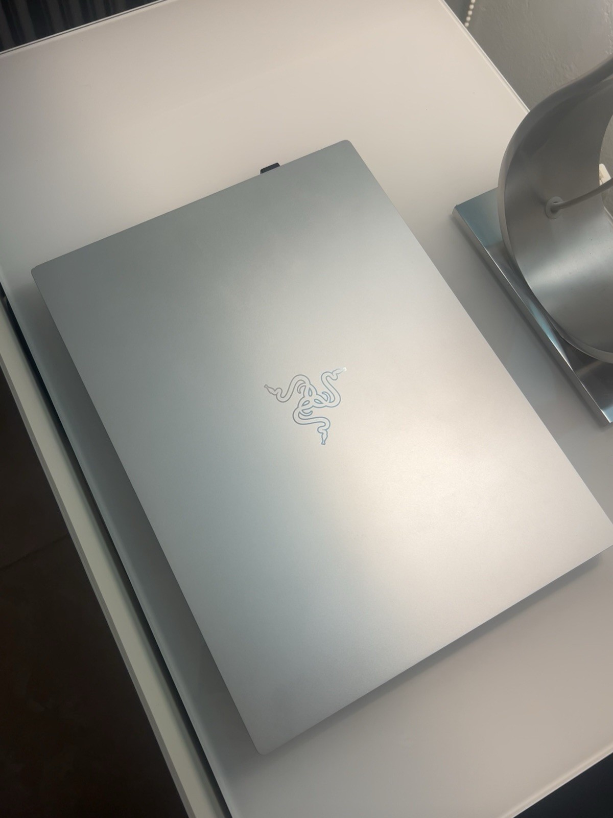 Razer Blade 14 (2024) — Ryzen 9 7940HS • RTX 4070 • 32GB • 1TB • Slightly Used
