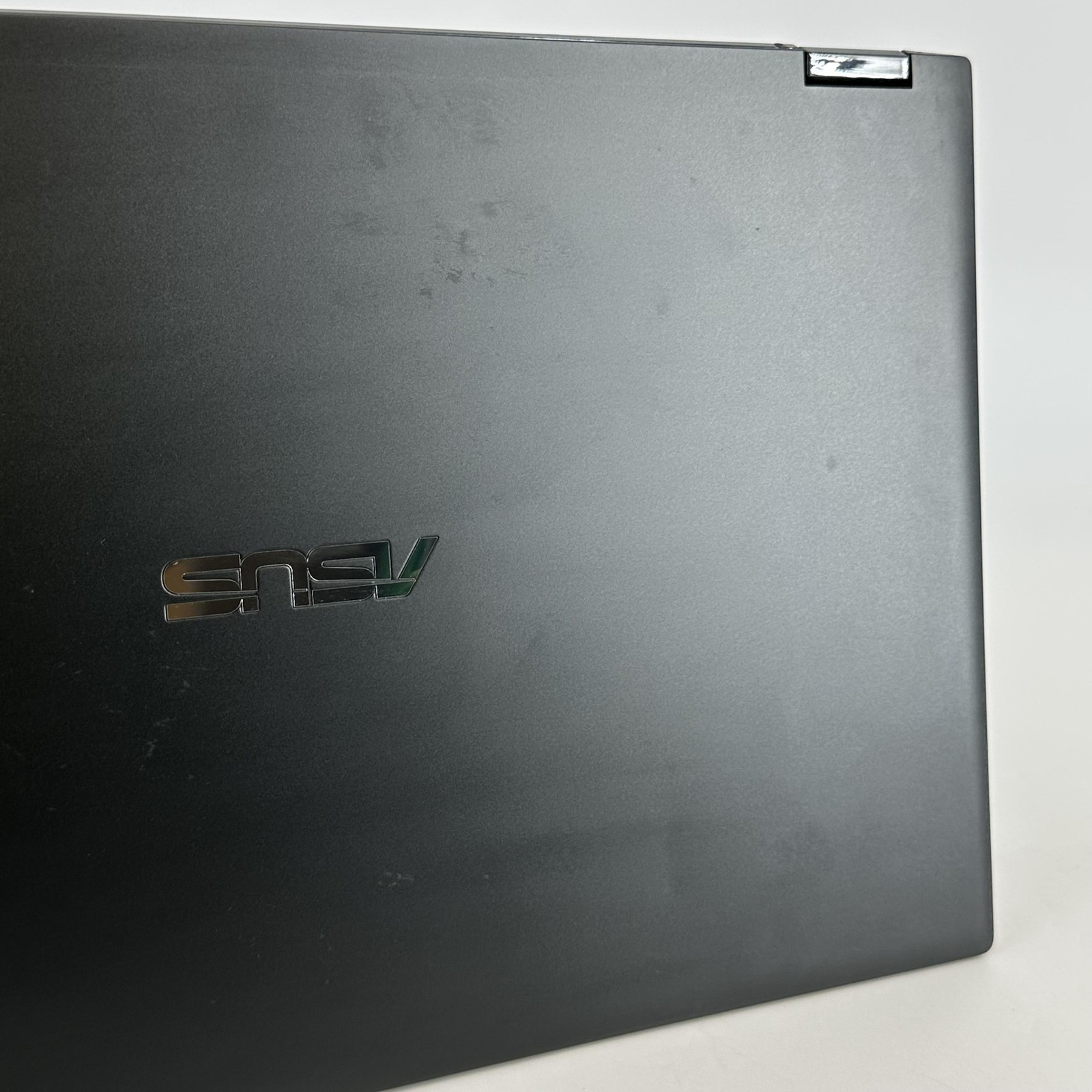 Asus Zenbook Flip 15 4K TOUCH i7-10510U 1.80GHz 16GB 1TB SSD GTX 1050 Max-Q Good