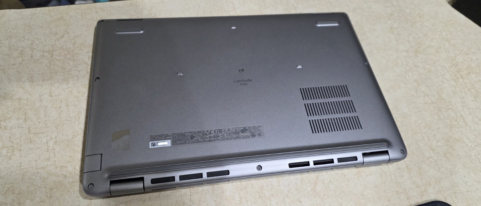 Dell Latitude 5450 14″ FHD TOUCH Core Ultra 7 165U 32GB 512GB NVMe Win 11 Gray