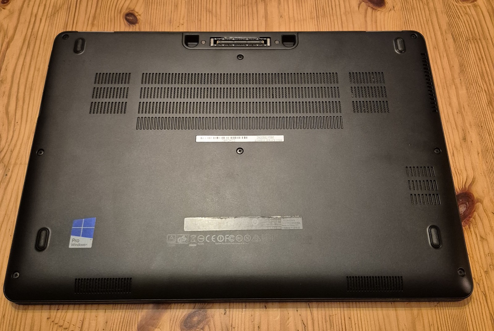 Dell Latitude E7470 i5-6300U 14″ 256gb Ssd, LCD Broken- READ DESCRIPTION –