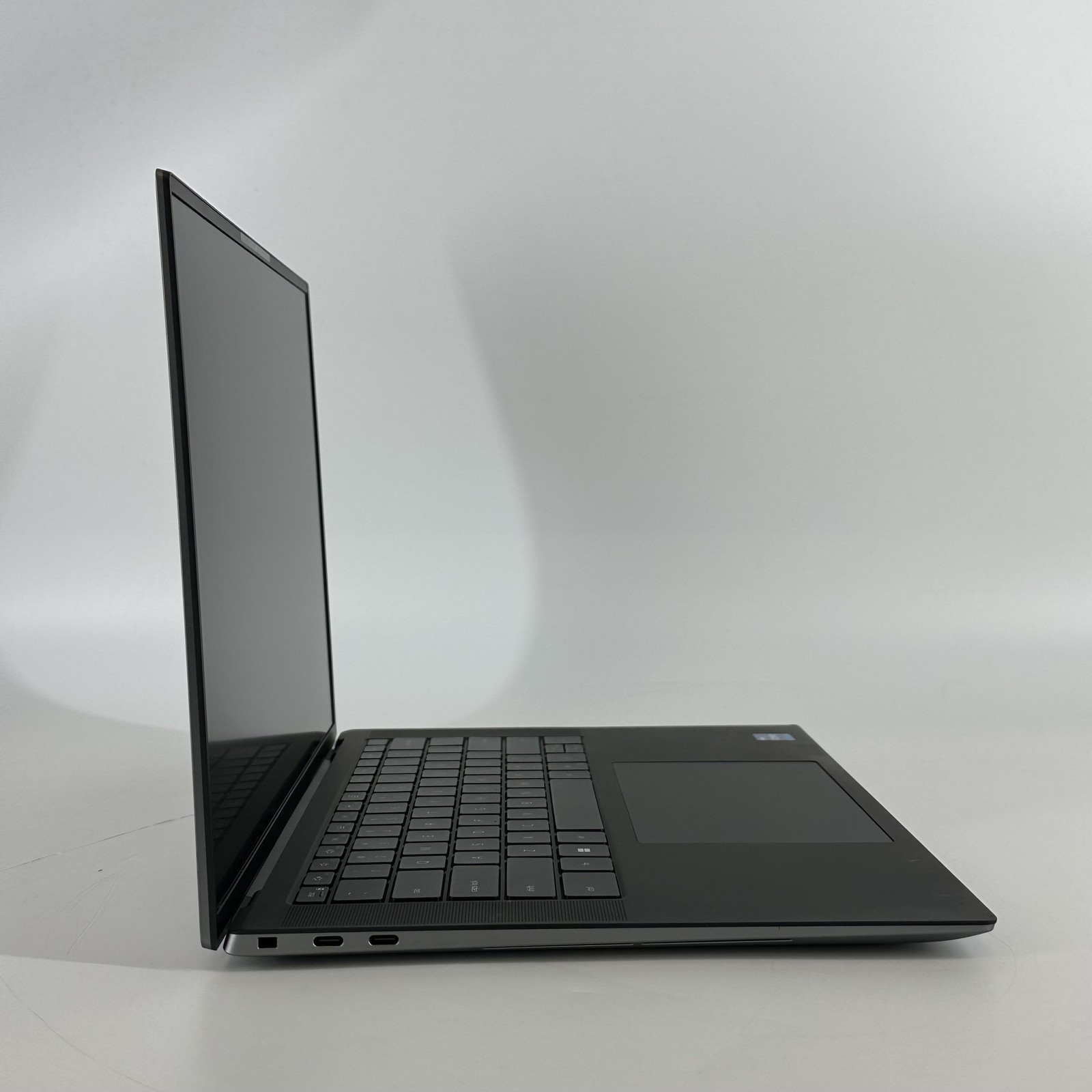 Dell Precision 5570 15.6 FHD+ 2.3 GHz i7-12700H 32GB 1TB/512GB NVIDIA RTX A1000