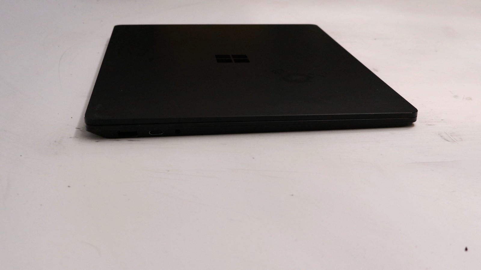 Microsoft corporation Surface Laptop 5 13″ i7-1265u 32GB 1TB – Good READ DESC