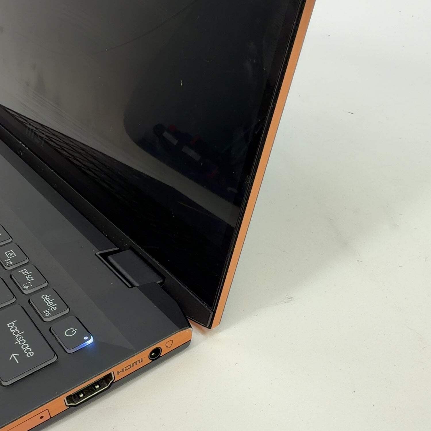 Broken MSI Summit E13 Flip Evo A13MT 13.4″ i7-1360P 16GB RAM 1TB SSD Cracked