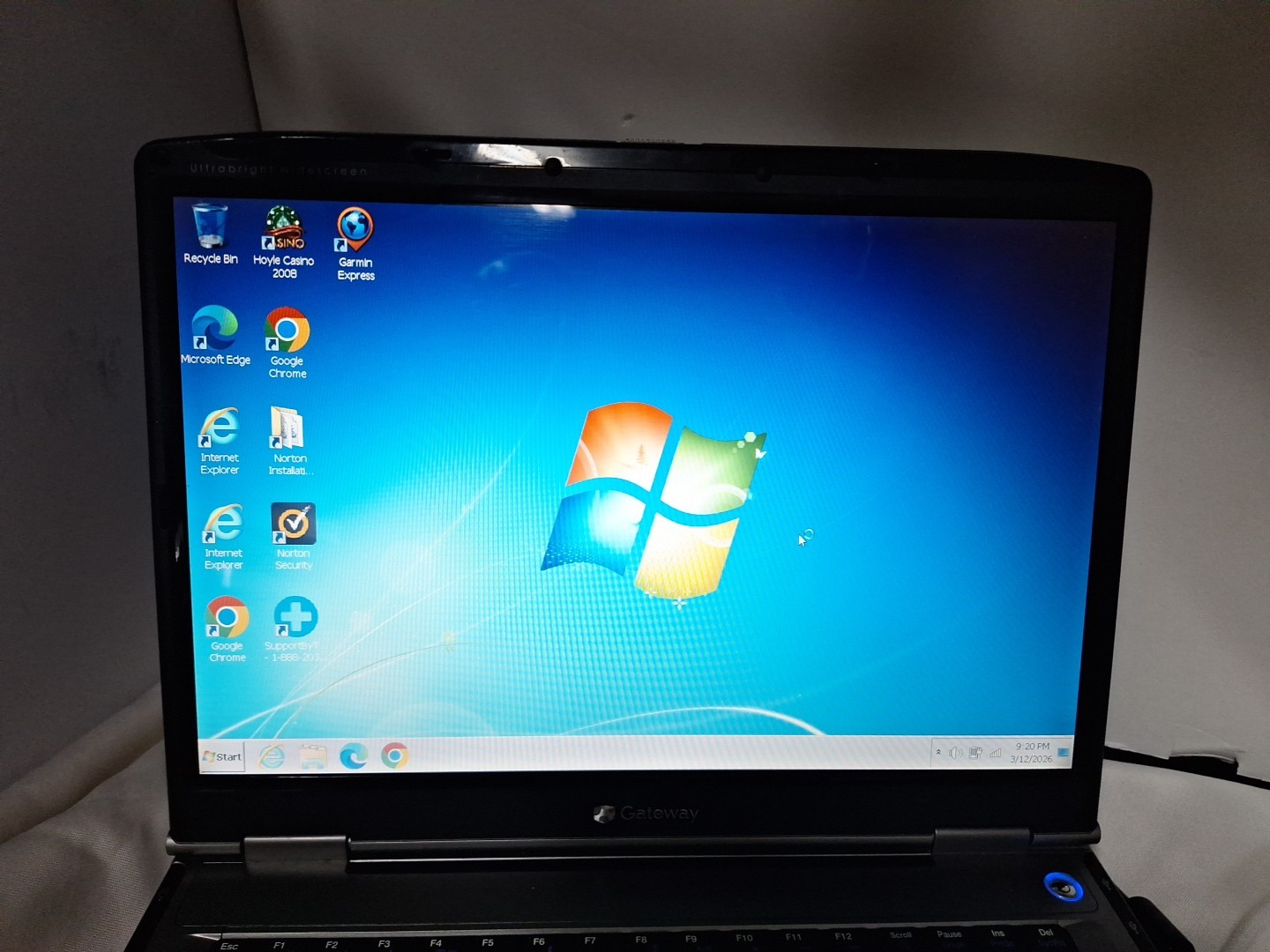 Gateway Laptop MA3 MT6452 AMD Turion 64 1.60GHz 1GB Ram 15.3″ Windows 7 Premium