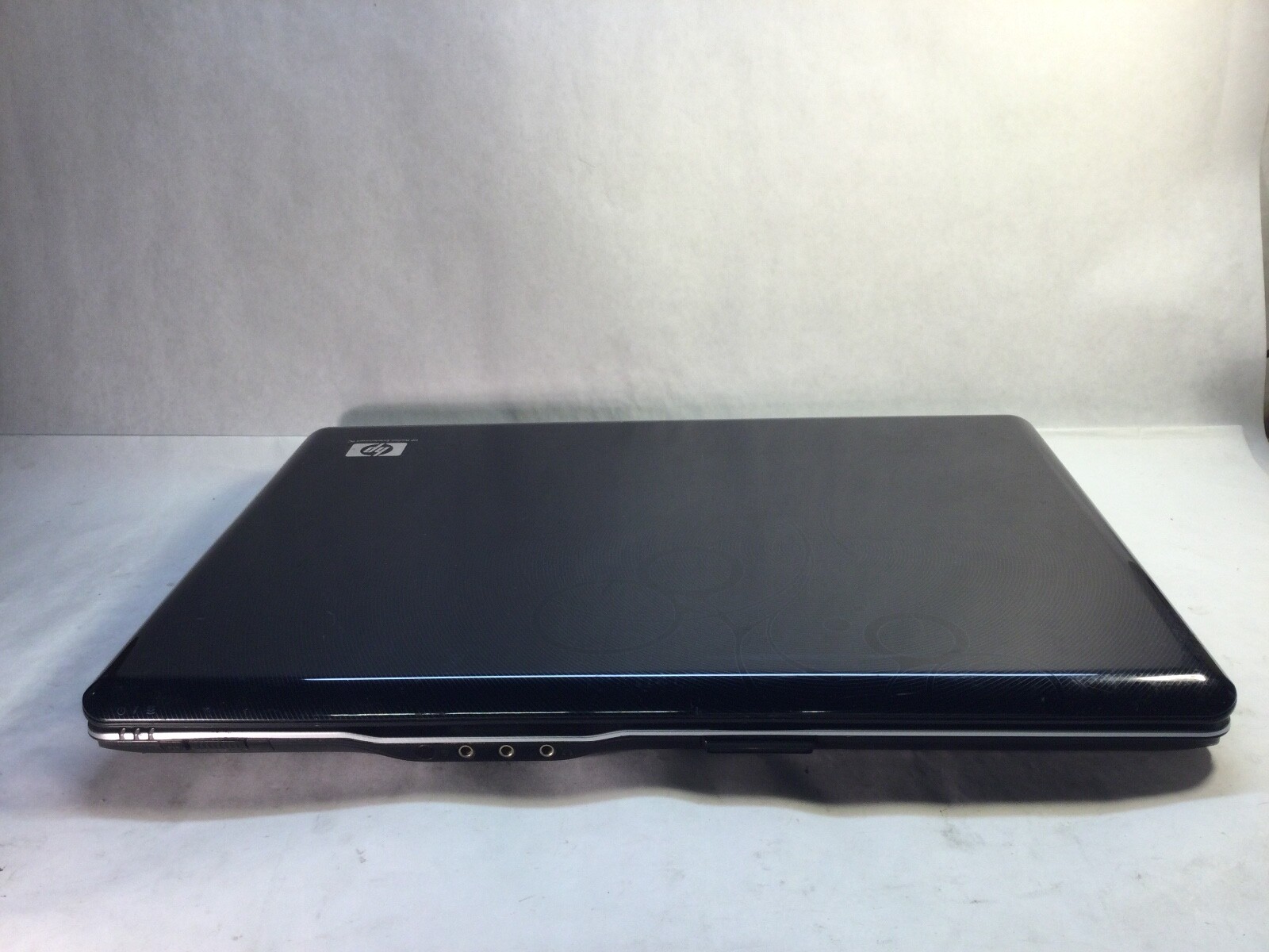 HP Pavilion dv9500 17″ Laptop AMD Turion 64 X2- DIM BACKLIGHT- MZ