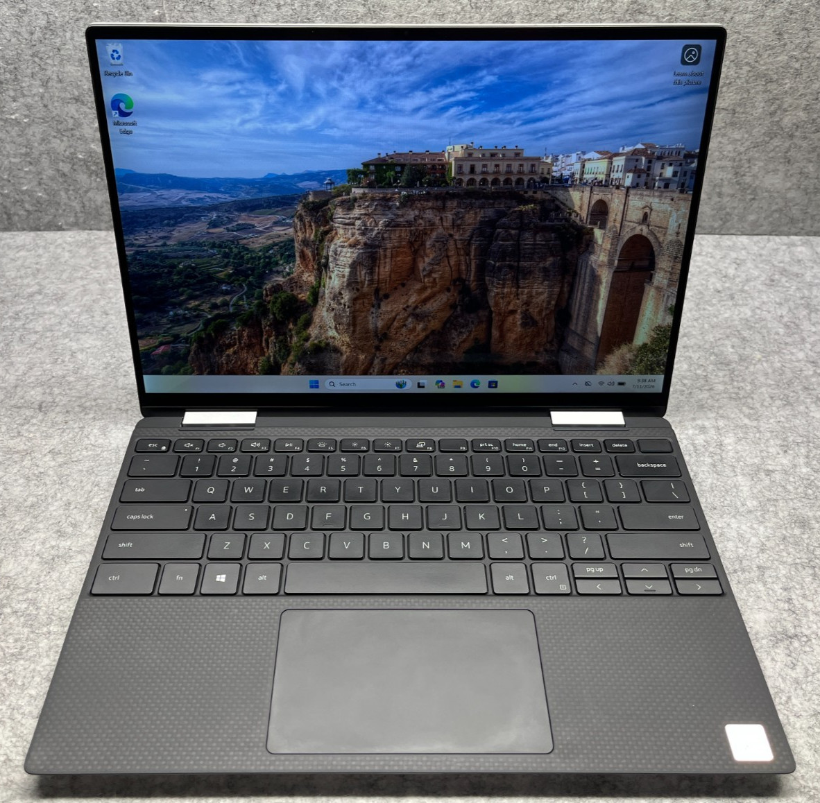 Dell XPS 13 7390 13.4 UXGA Core i7-1065G7 16GB RAM 512GB Touch Screen 2 in 1