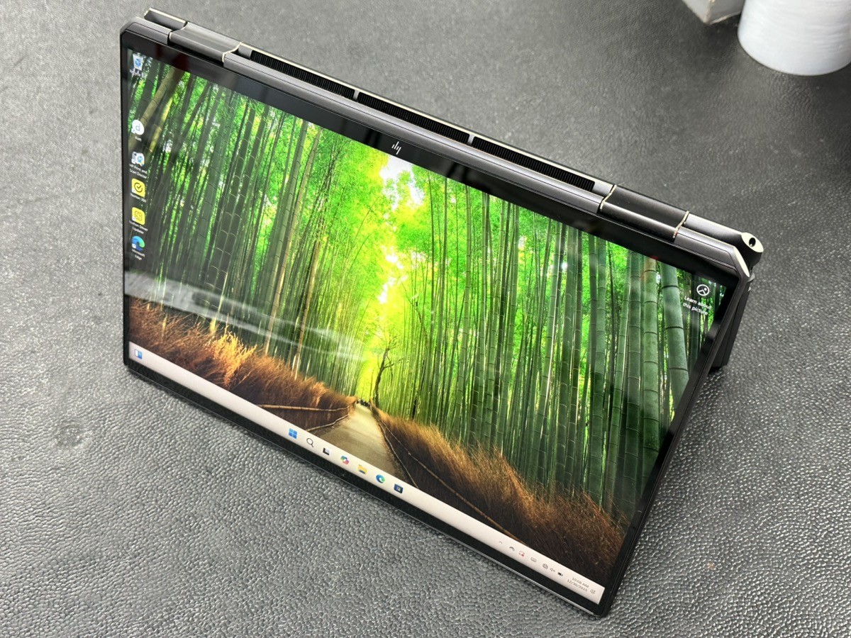HP Spectre 16-f2013dx Home/Business 2-in-1 Laptop – 16″, Intel i7-13 (PD1125640)
