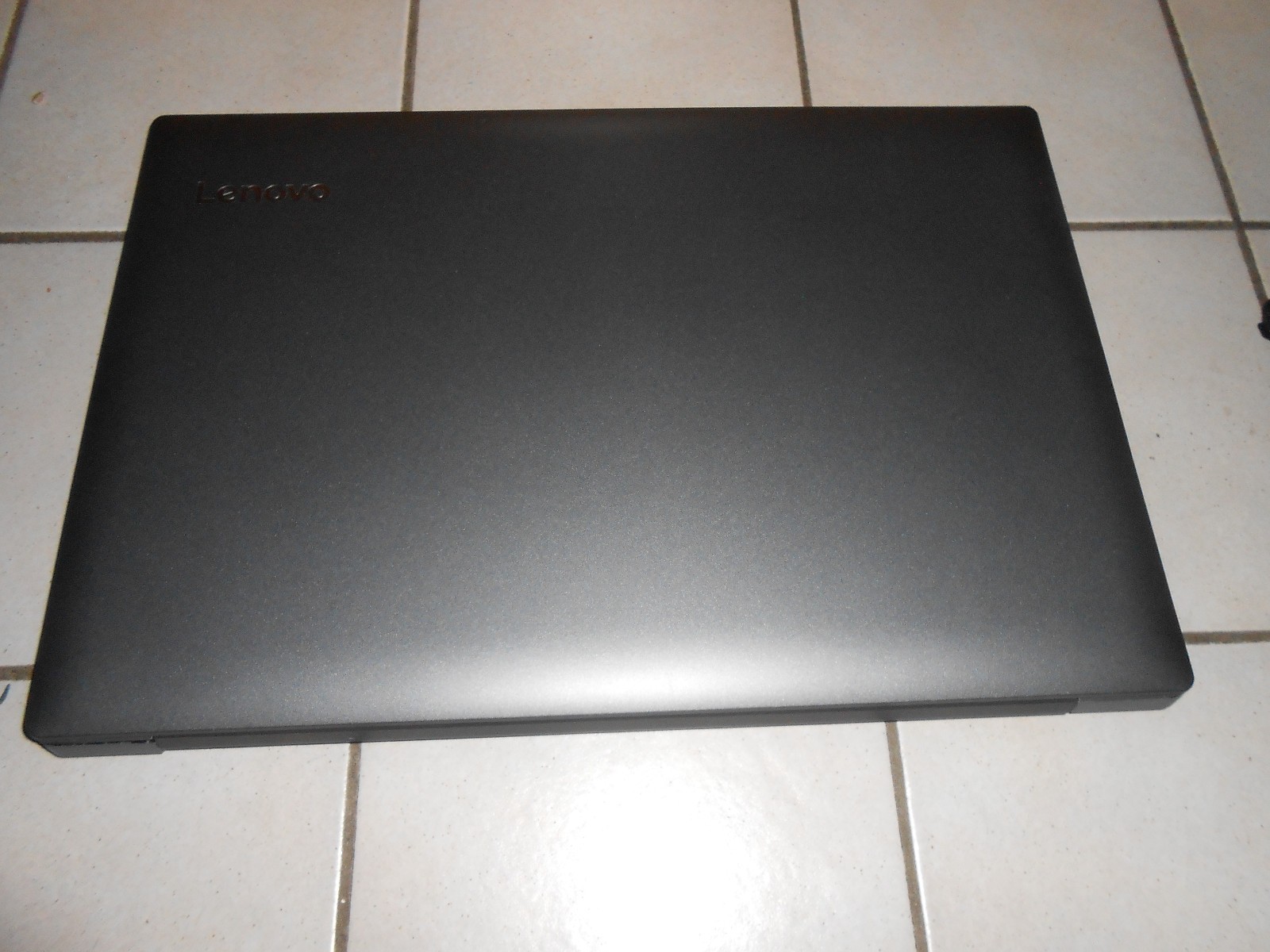 Lenovo V320-17IKP Intel Core i5-8250U 4x 1.6GHz, 8GB, 240GB SSD, Linux Laptop